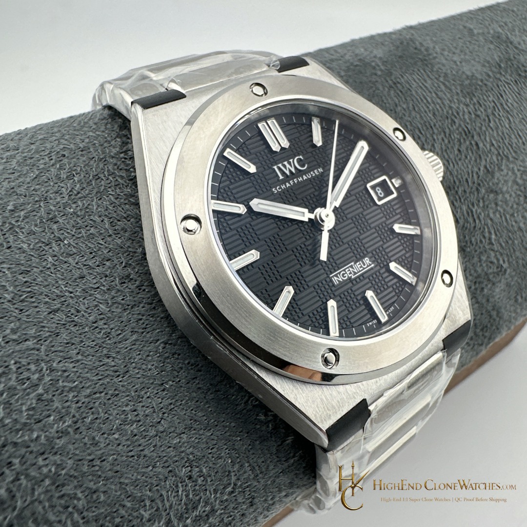 IWC IW328901 Ingenieur Automatic 40 Black Dial super clone watch clasp detail