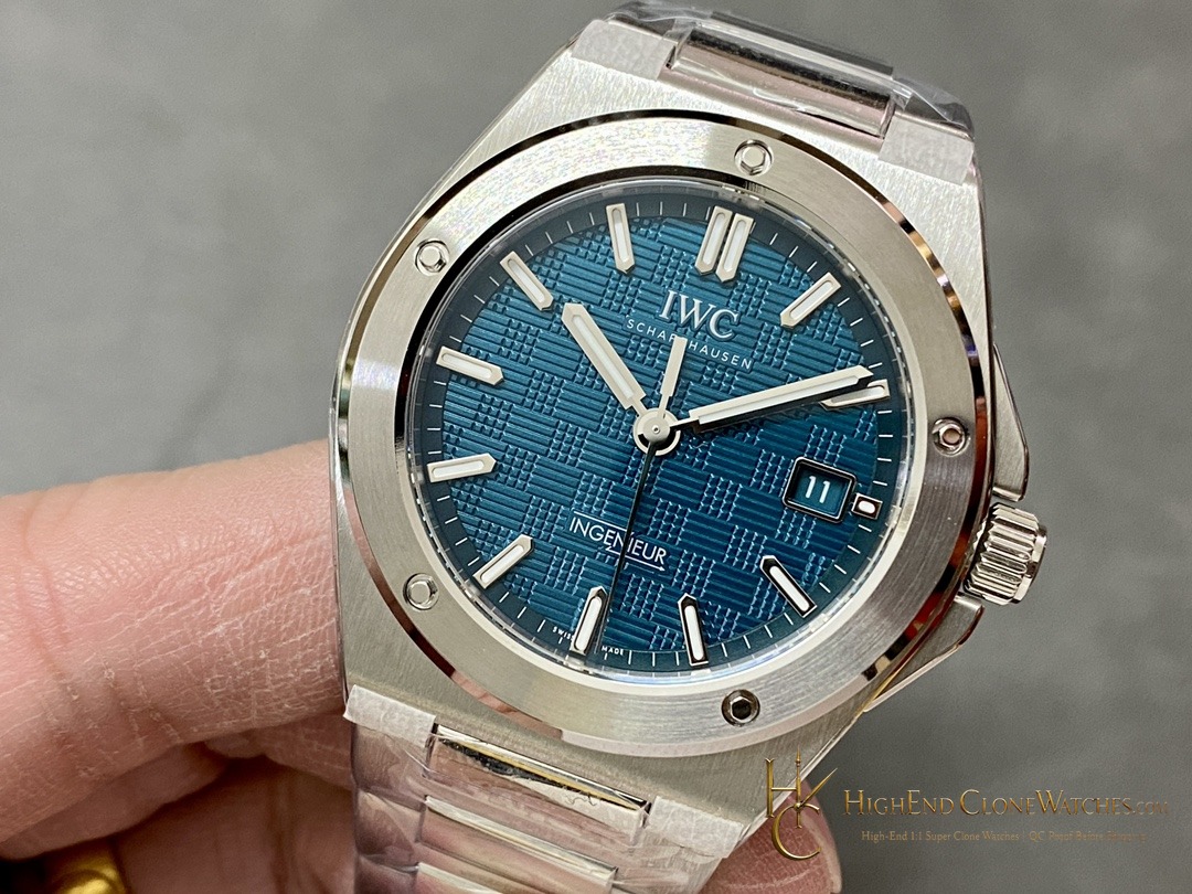 IWC IW328903 Ingenieur Automatic 40 Aqua Dial super clone watch bezel detail
