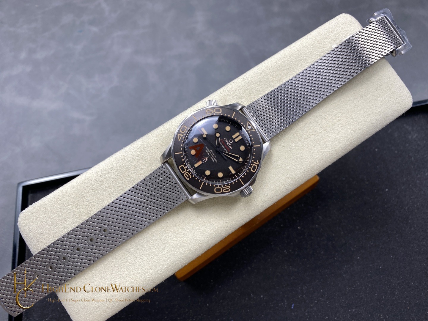 Omega Seamaster Diver 300M 007 Edition 210.90.42.20.01.001 42mm product view super clone watch