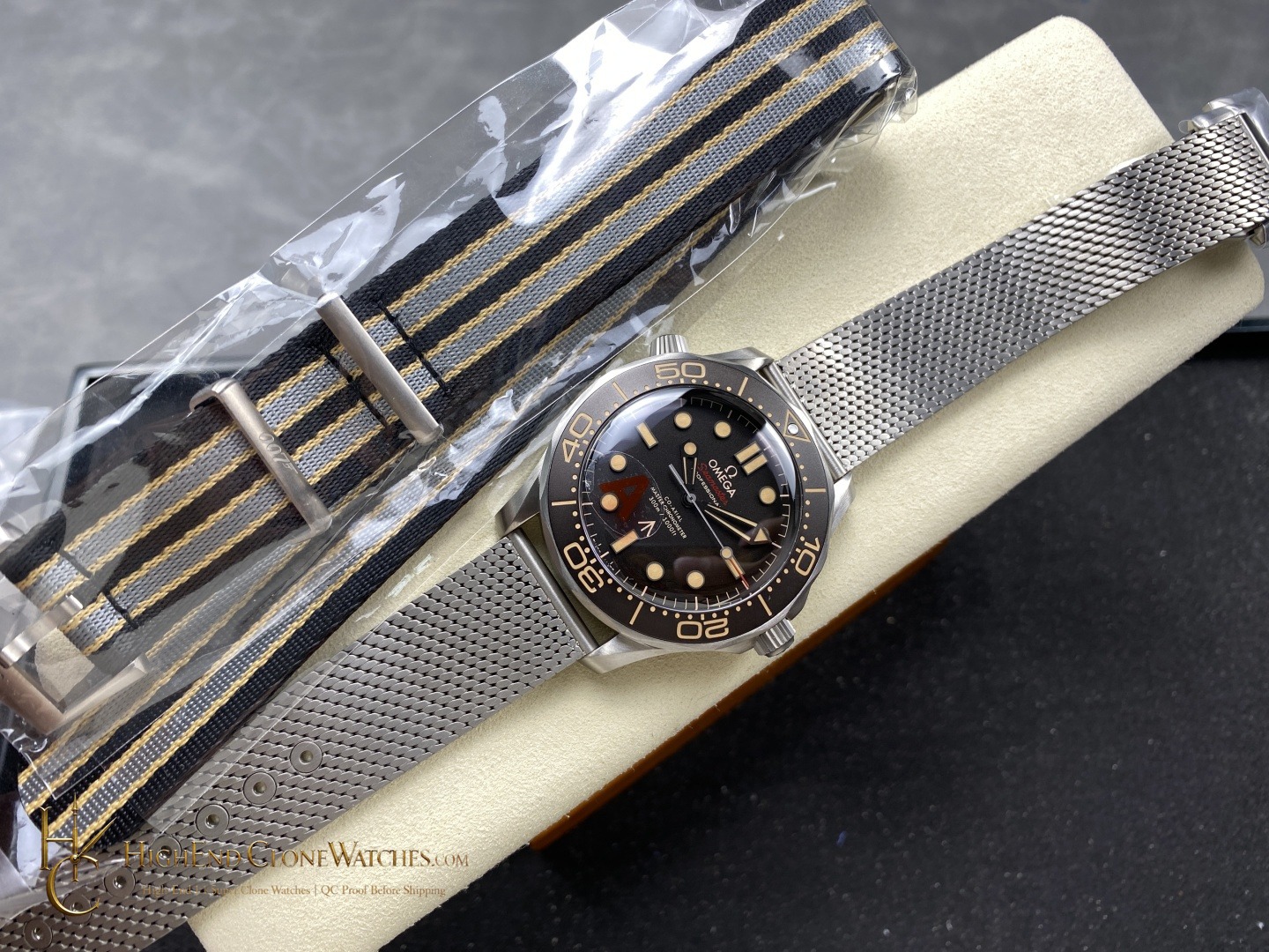 Omega Seamaster Diver 300M 007 Edition 210.90.42.20.01.001 42mm product view super clone watch