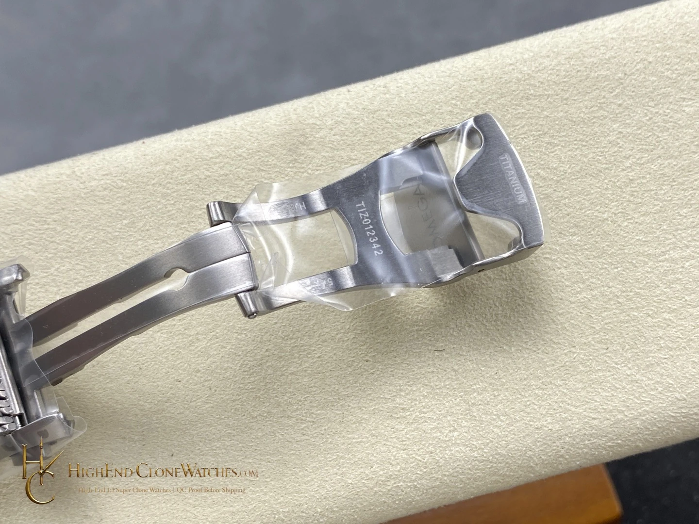 Omega Seamaster Diver 300M 007 Edition 210.90.42.20.01.001 42mm product view super clone watch - product view 9