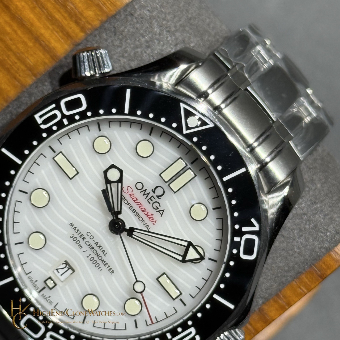 Omega Seamaster Diver 300M 210.30.42.20.04.001 42mm product view super clone watch