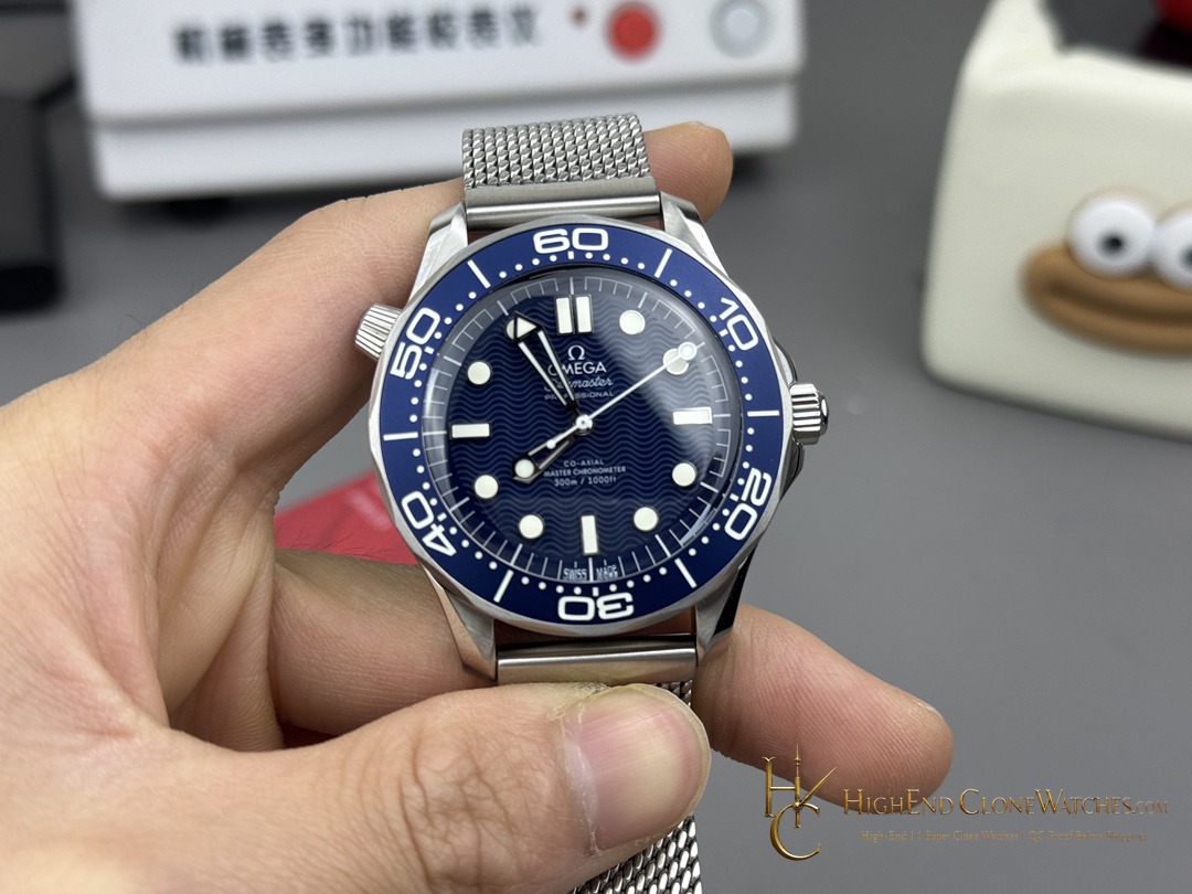 Omega Seamaster Diver 300M James Bond 60th anniversary 210.30.42.20.03.002 42mm product view super clone watch