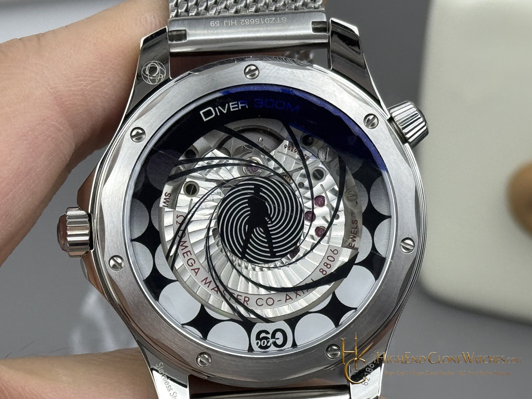 Omega Seamaster Diver 300M James Bond 60th anniversary 210.30.42.20.03.002 42mm product view super clone watch
