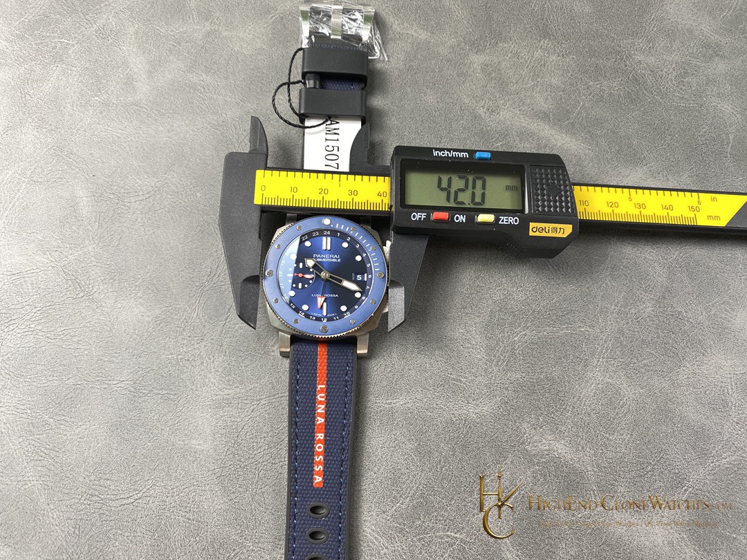 Panerai Submersible GMT Luna Rossa Titanio PAM01507 42mm product view super clone watch
