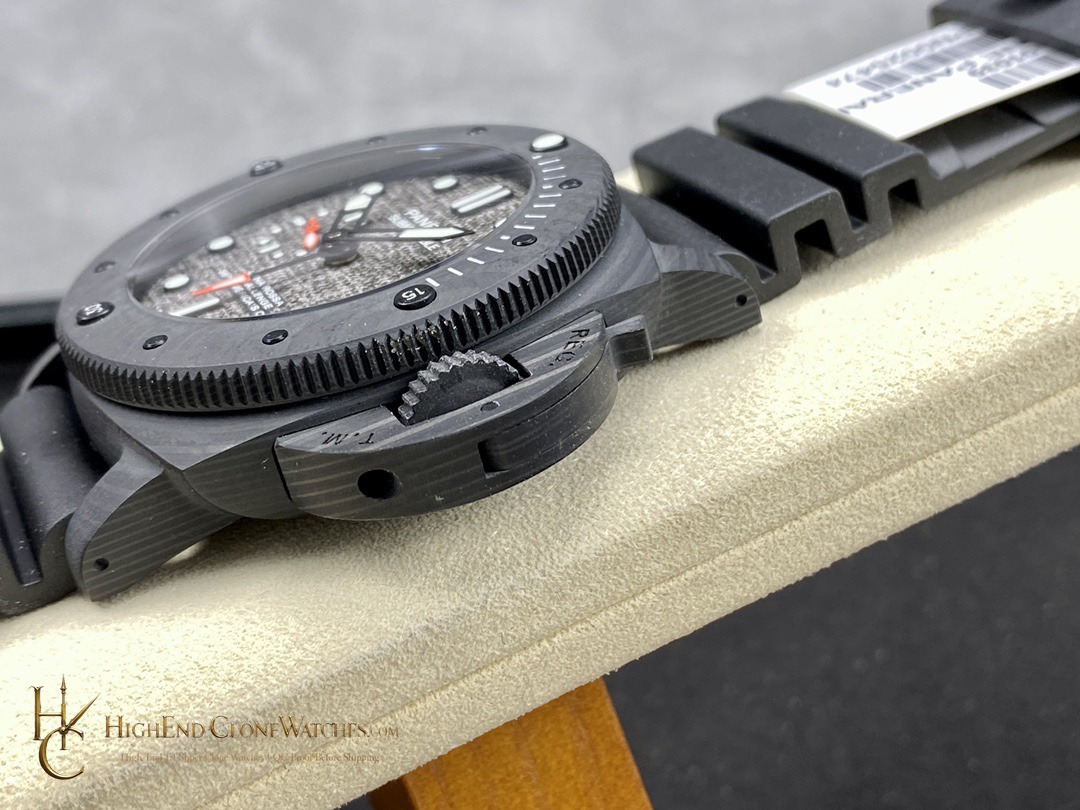Panerai Submersible Luna Rossa Carbotech GMT America's Cup PAM01039 product view super clone watch