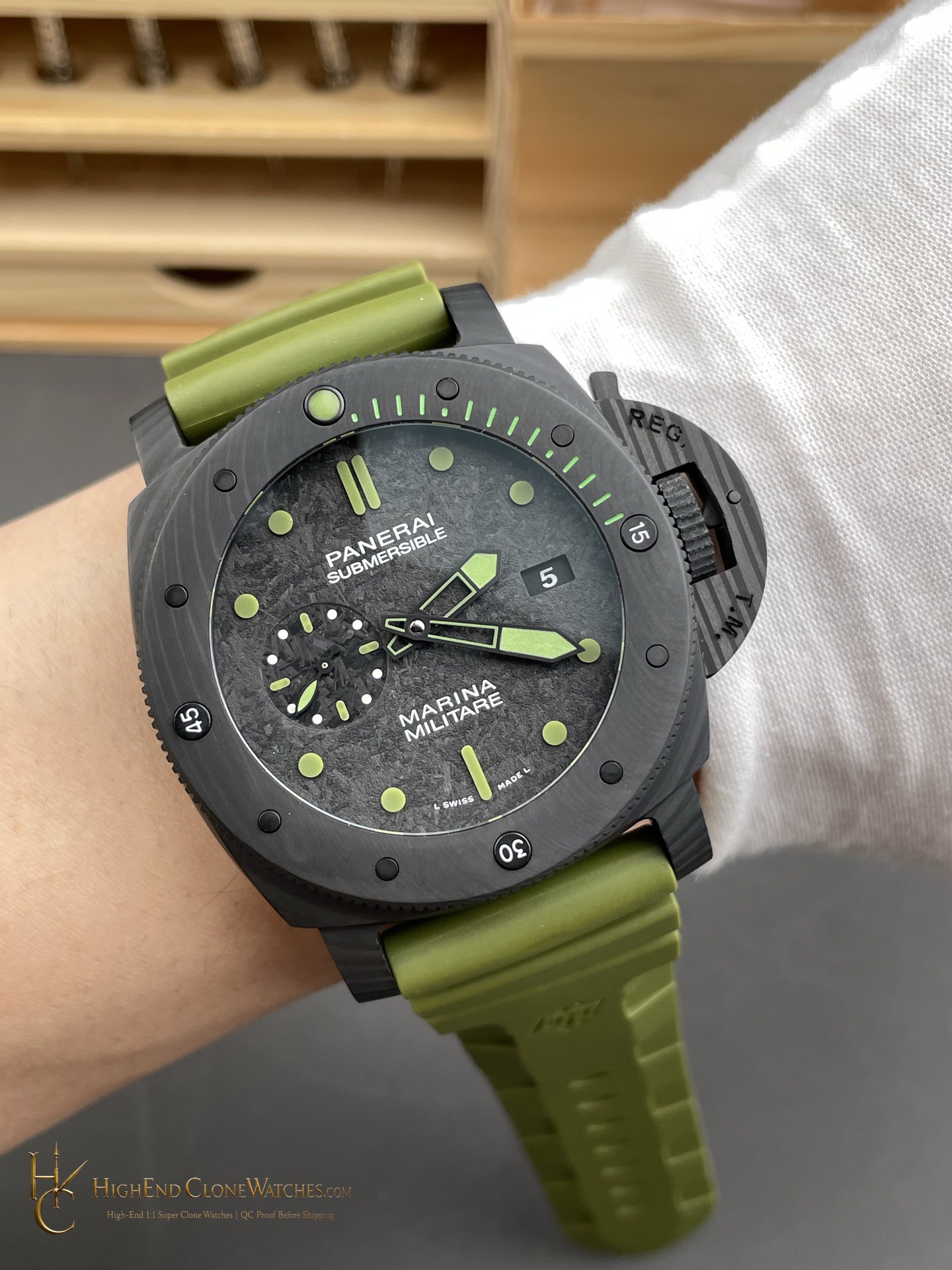 Panerai Submersible Marina Militare Carbotech PAM00961 product view super clone watch