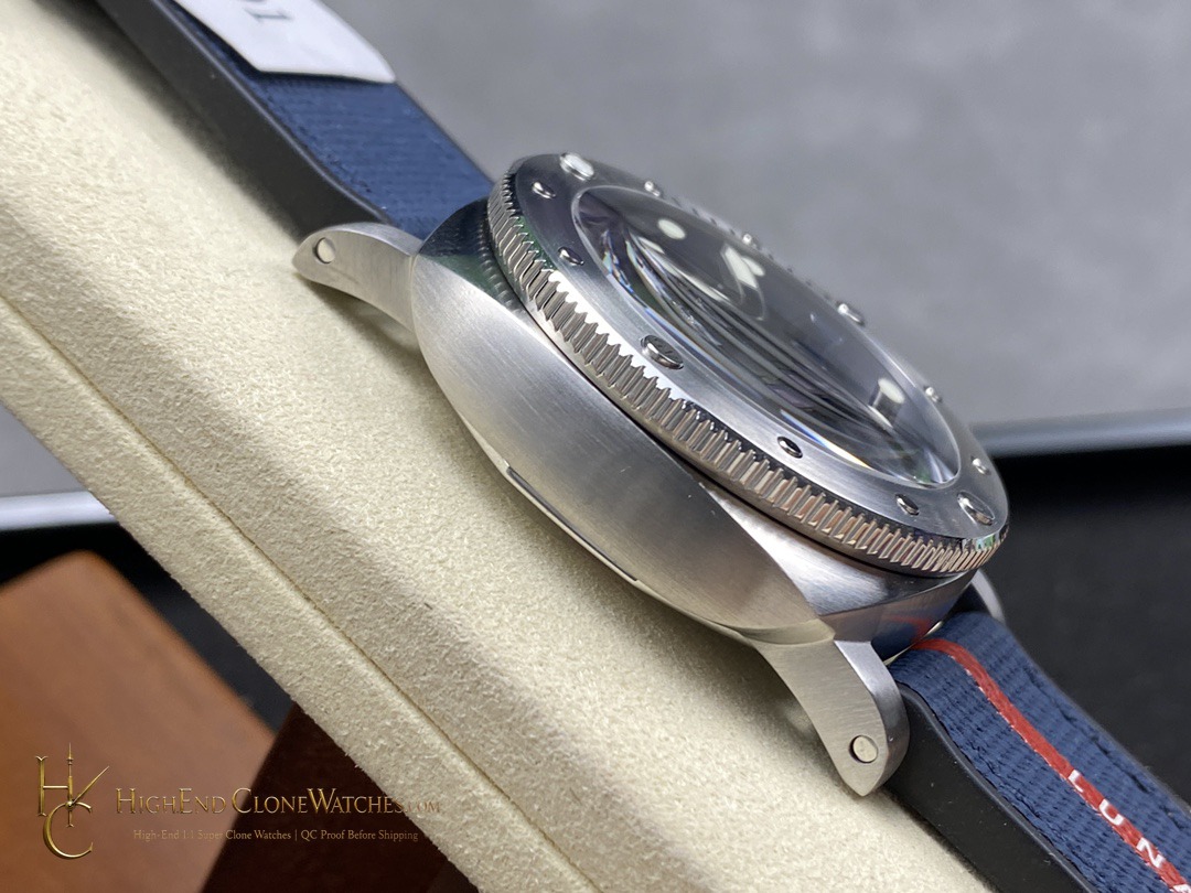 Panerai Submersible QuarantaQuattro Luna Rossa PAM01391 44mm product view super clone watch