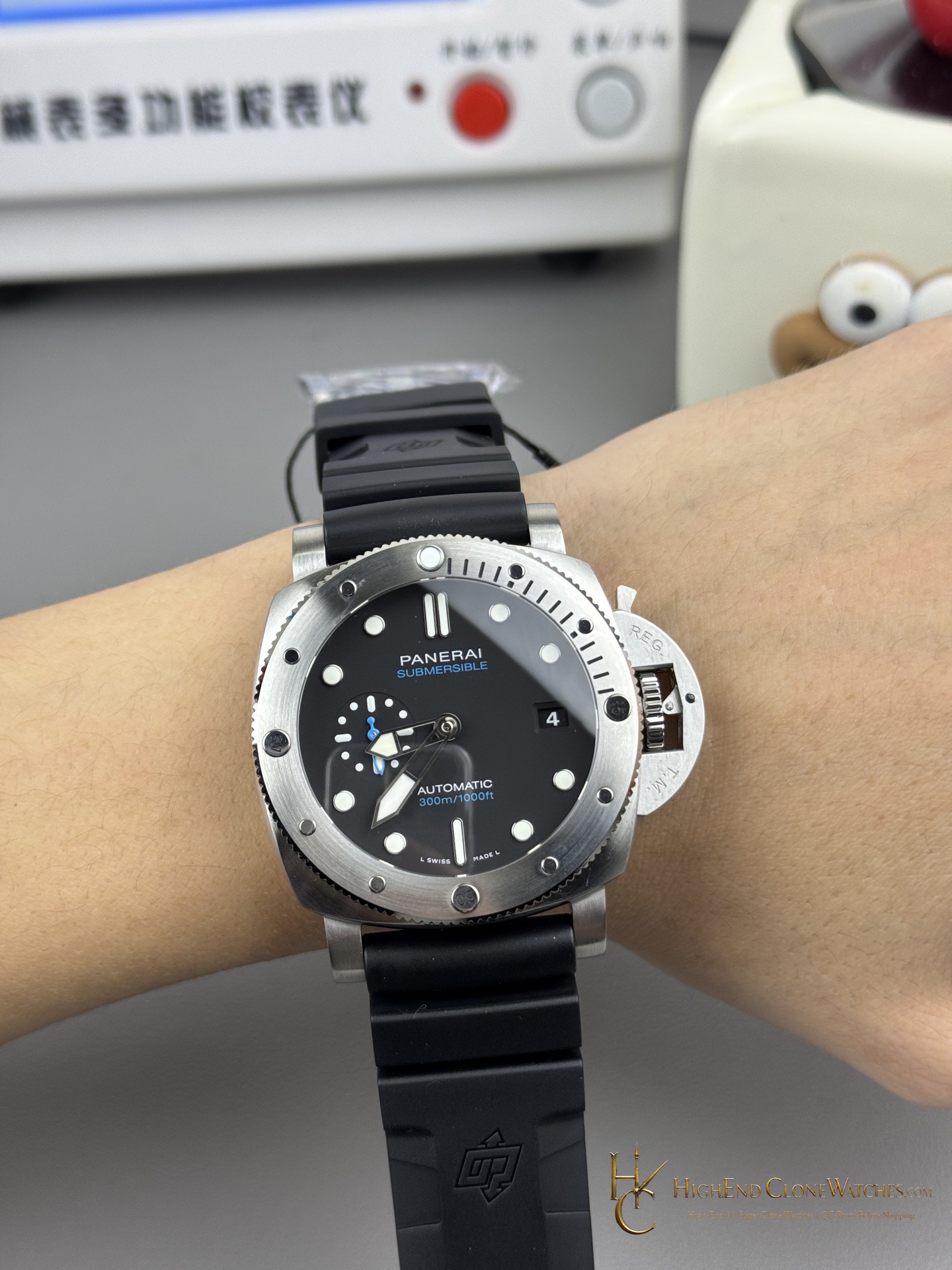 Panerai Submersible QuarantaQuattro PAM01229 product view super clone watch