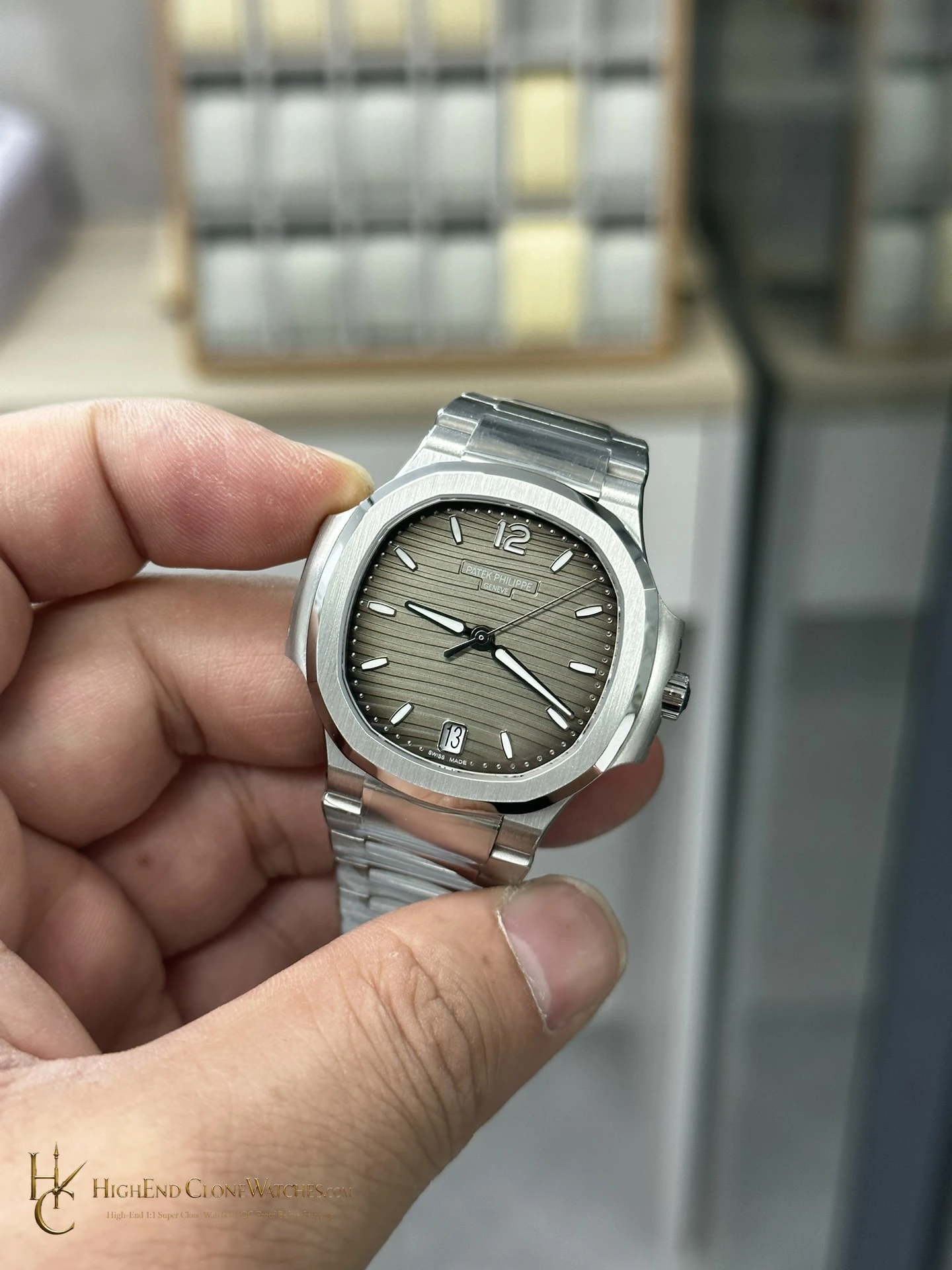 Patek Philippe Nautilus 7118/1A-011 35.2mm product view super clone watch - product view 3