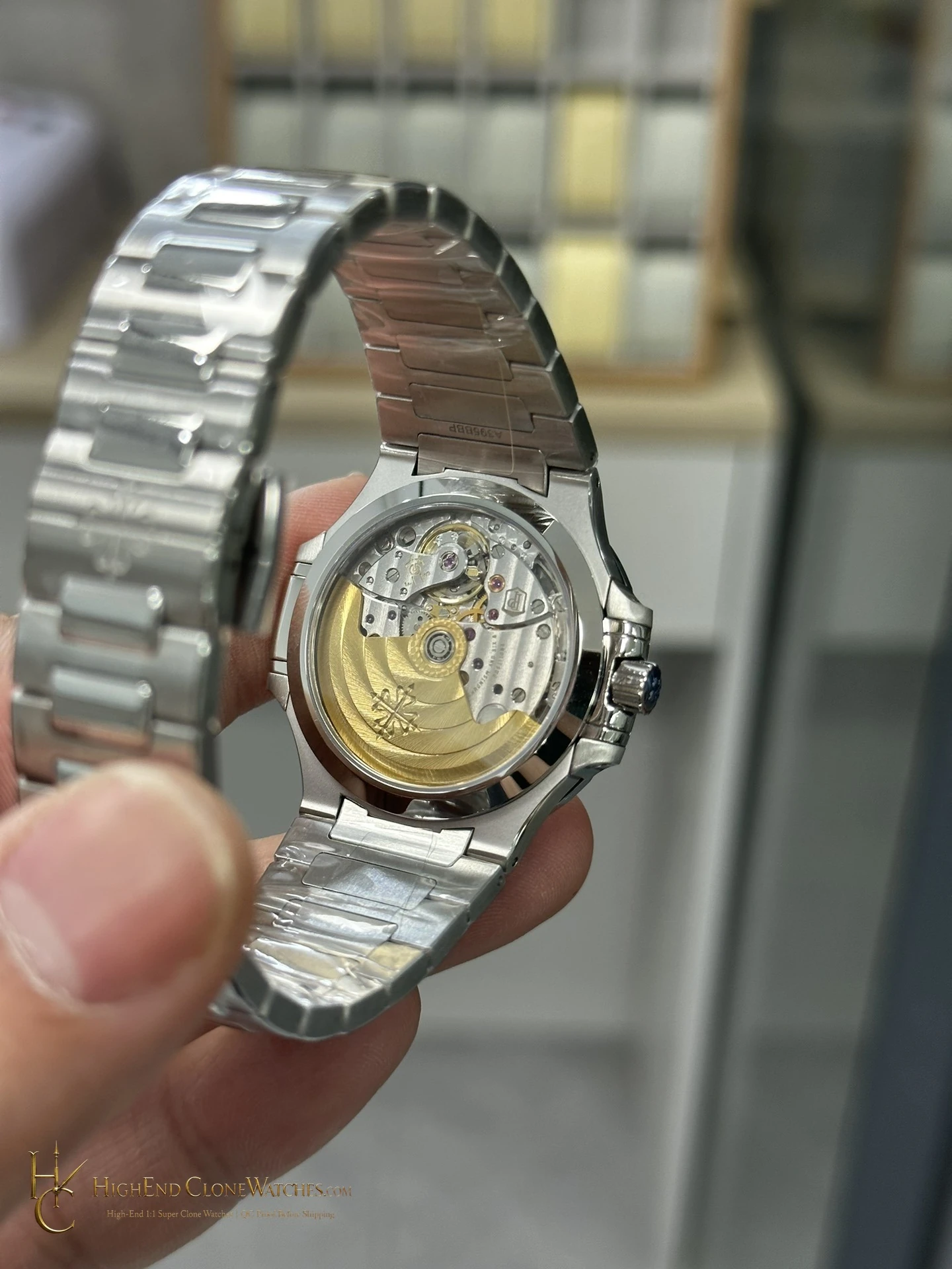 Patek Philippe Nautilus 7118/1A-011 35.2mm product view super clone watch - product view 5