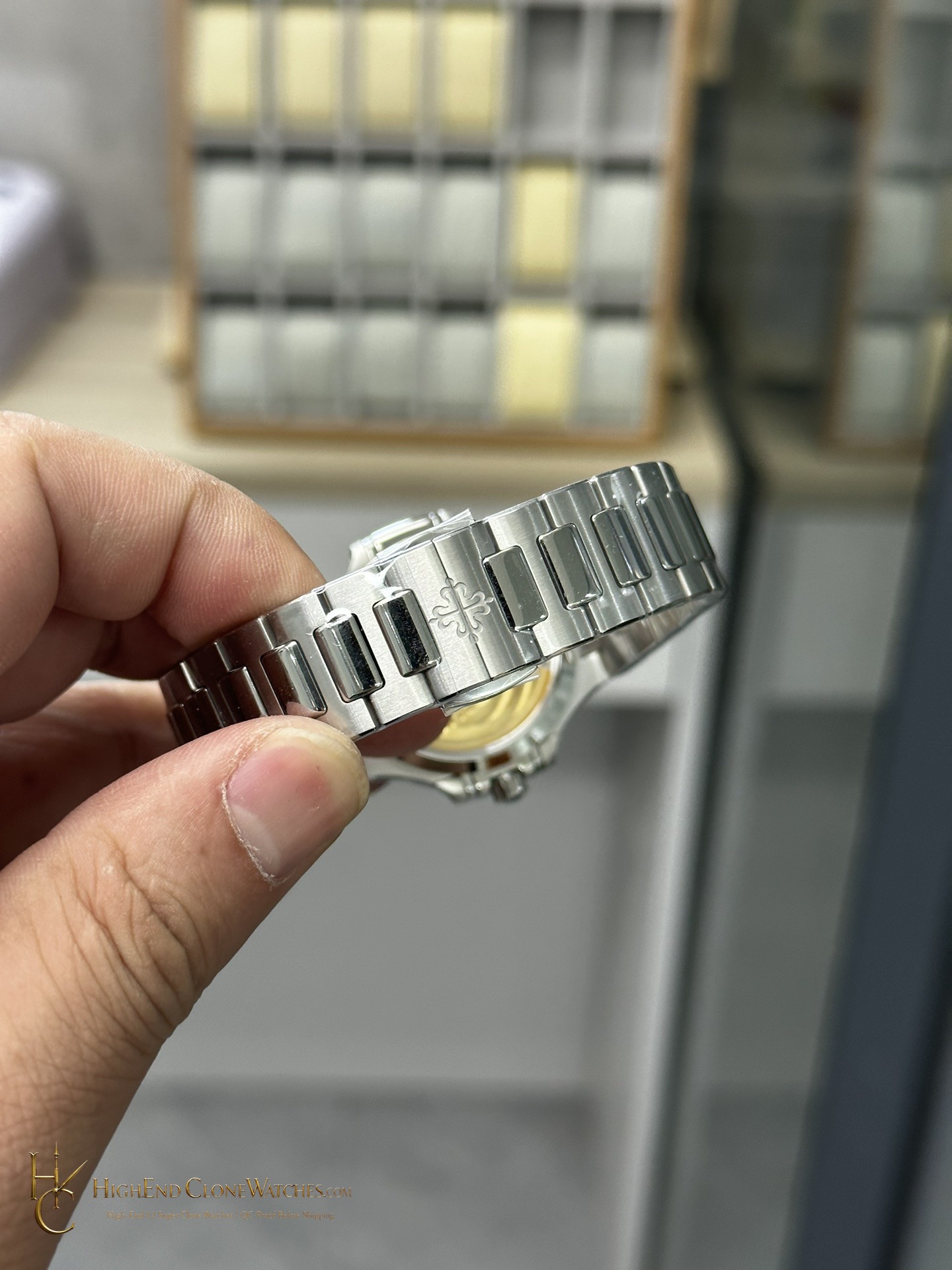 Patek Philippe Nautilus 7118/1A-011 35.2mm product view super clone watch