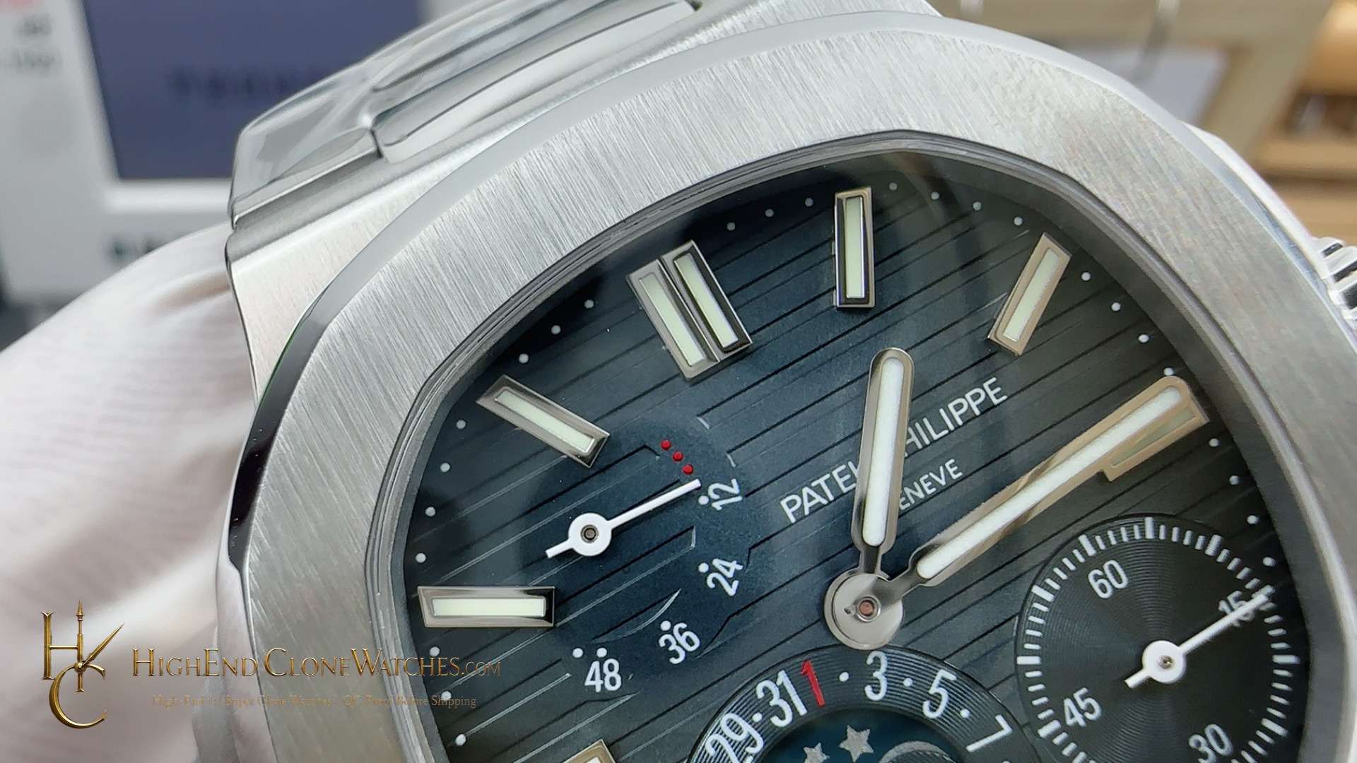 Patek Philippe Nautilus Moon Phase 5712 Blue Dial New Clasp product view super clone watch