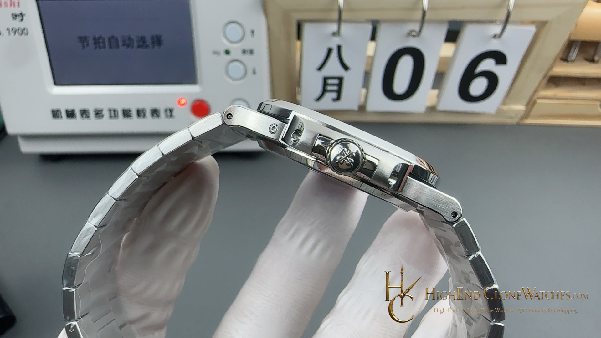 Patek Philippe Nautilus Moon Phase 5712 Blue Dial New Clasp product view super clone watch