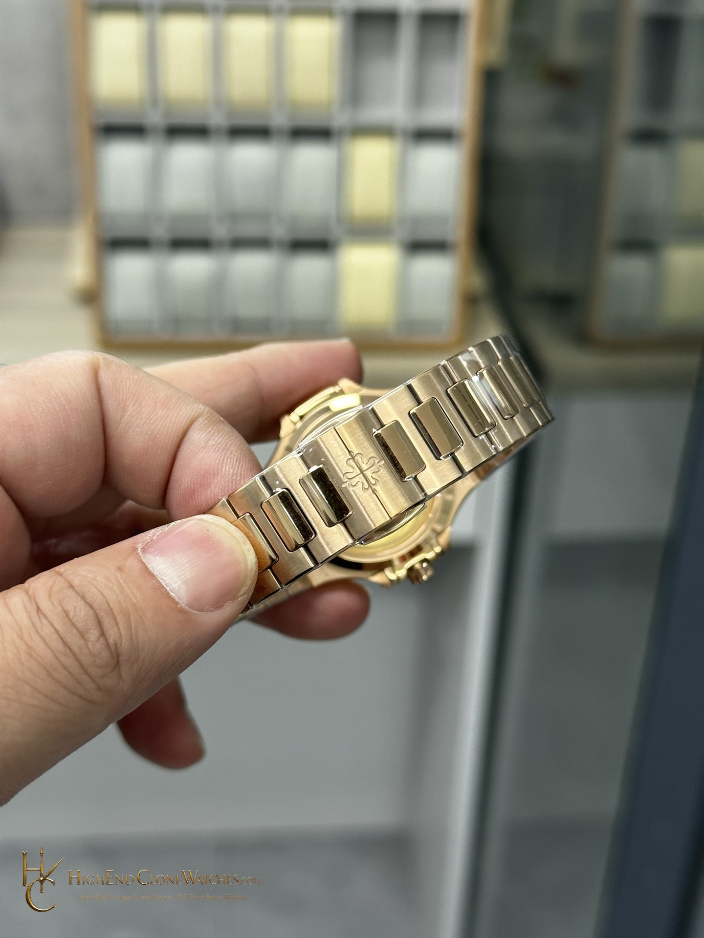 Patek Philippe Nautilus Rose Gold 7118/1R-010 35.2mm product view super clone watch