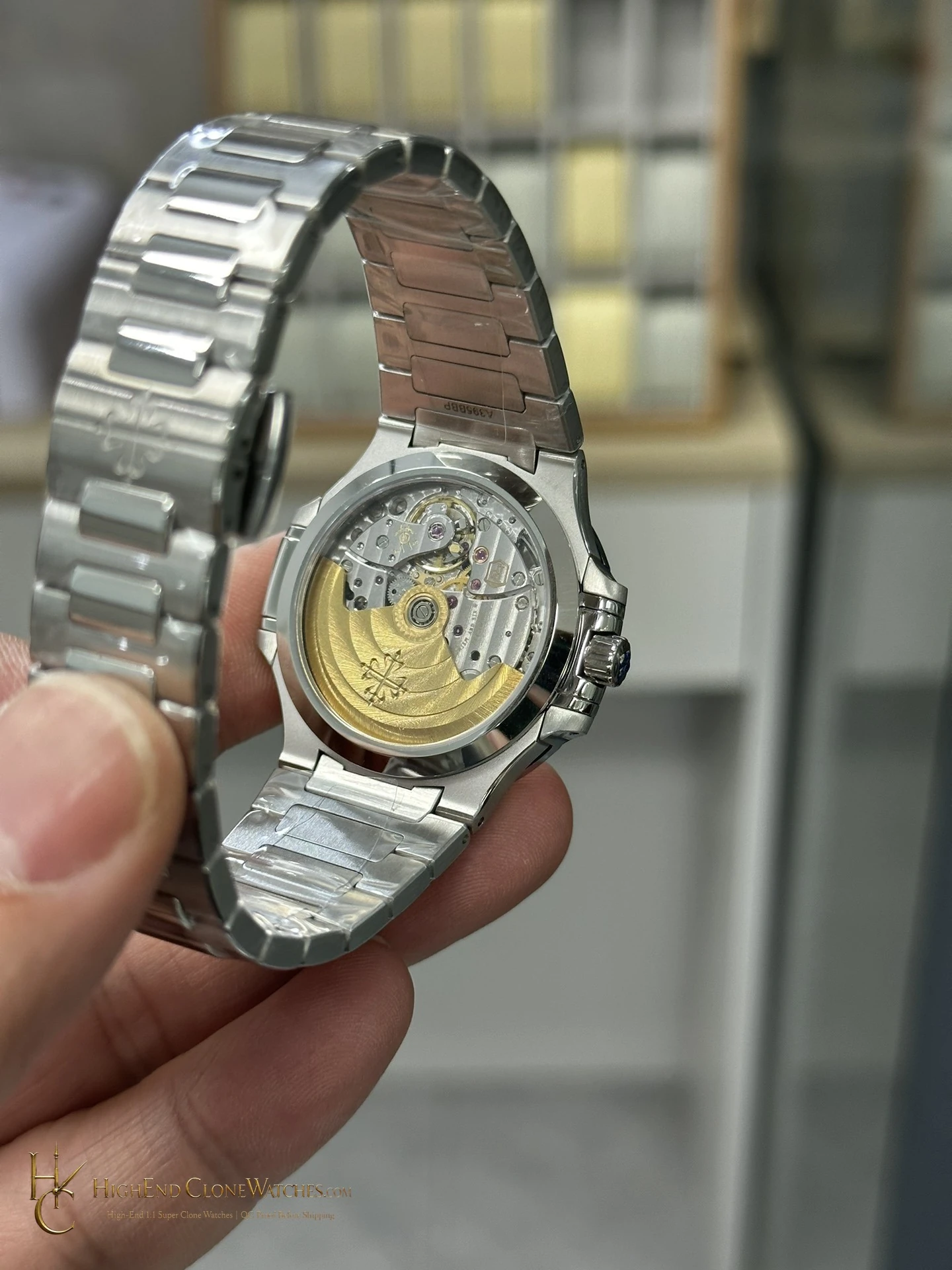 Patek Philippe Nautilus White Dial 7118/1A-010 35.2mm product view super clone watch - product view 5