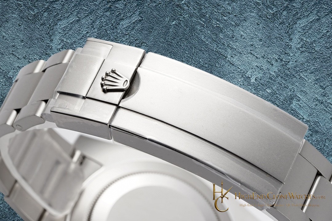 Rolex DiW Submariner caseback view super clone watch