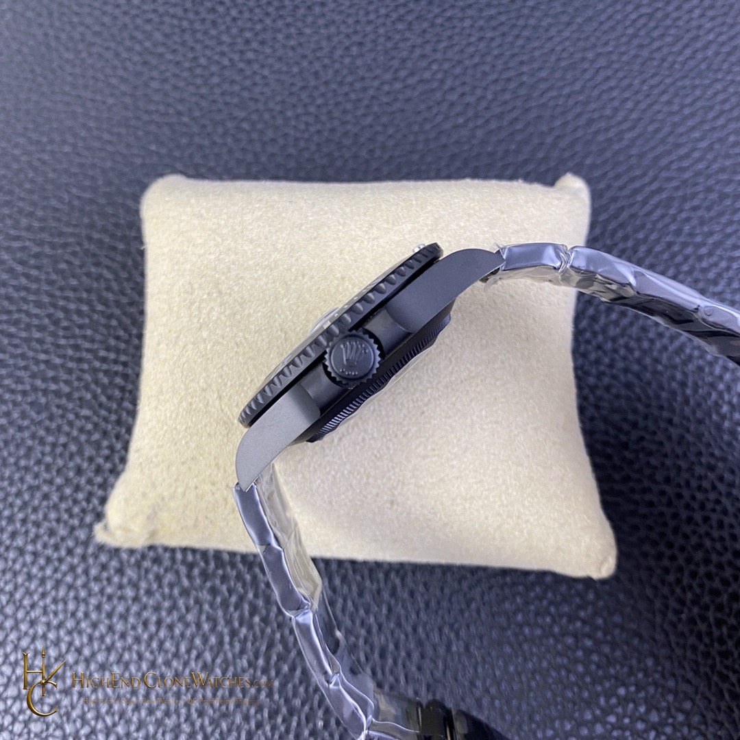 Rolex DiW Submariner crown and case detail super clone watch