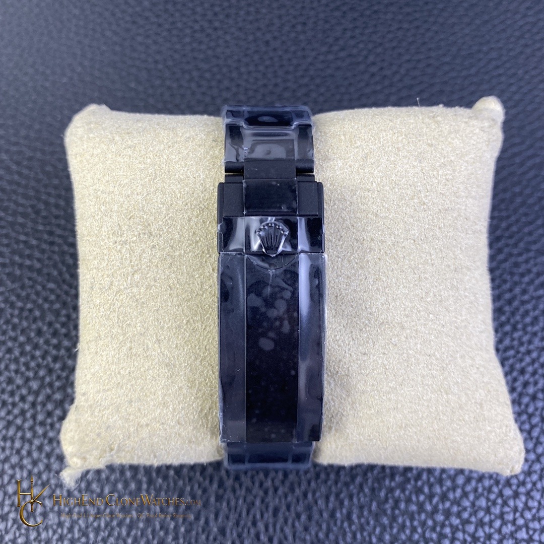 Rolex DiW Submariner buckle or clasp detail super clone watch