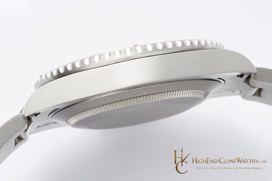 Rolex DiW Submariner buckle or clasp detail super clone watch