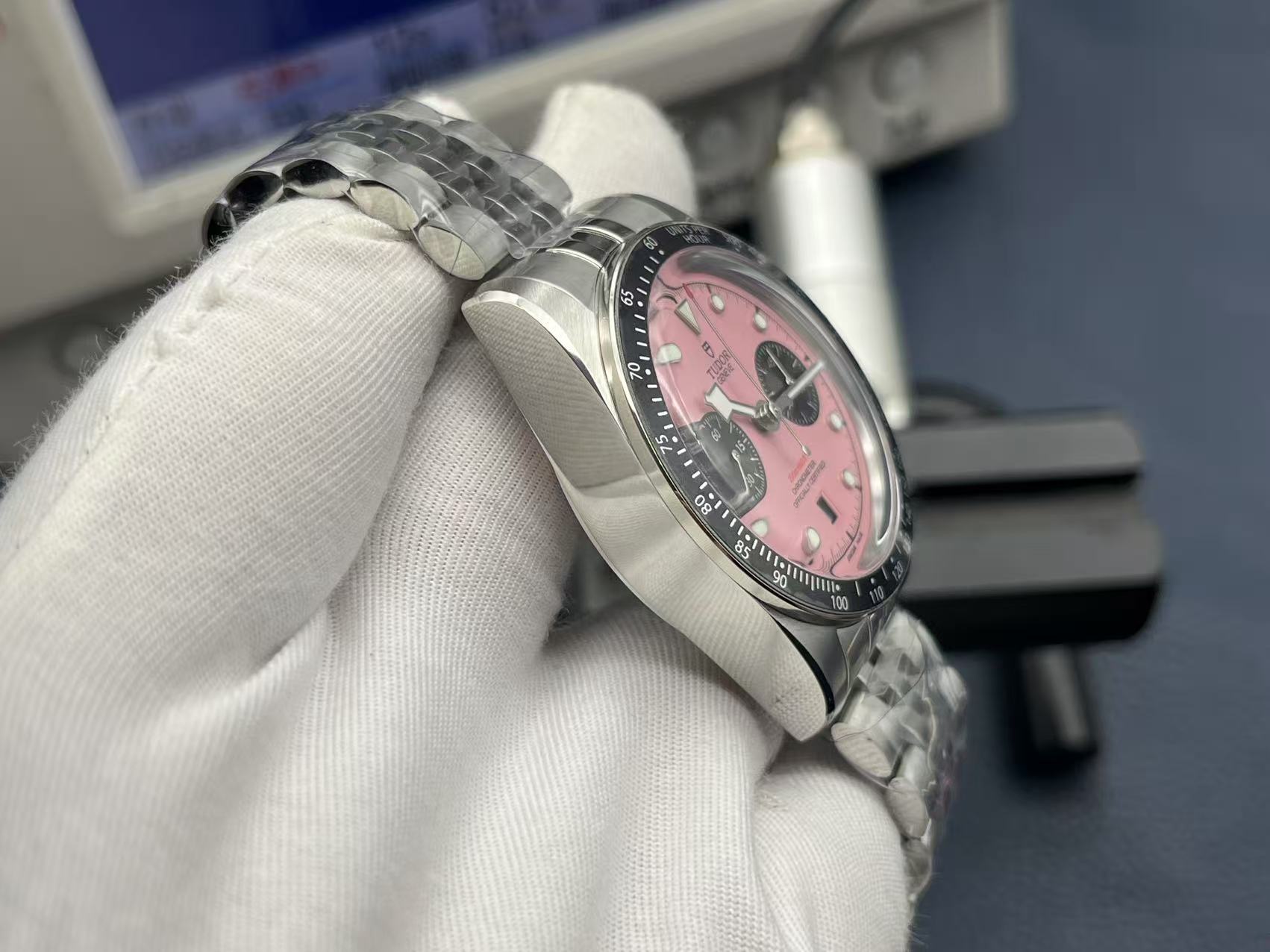 Tudor Black Bay Chrono M79360N-0019 bracelet and clasp detail super clone watch