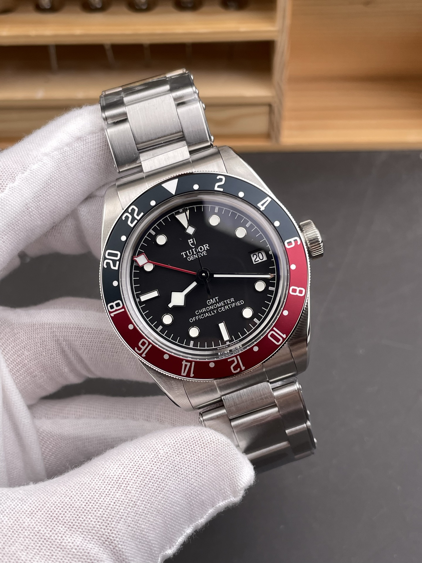 Tudor Black Bay GMT M79830RB-0001 dial and bezel detail super clone watch