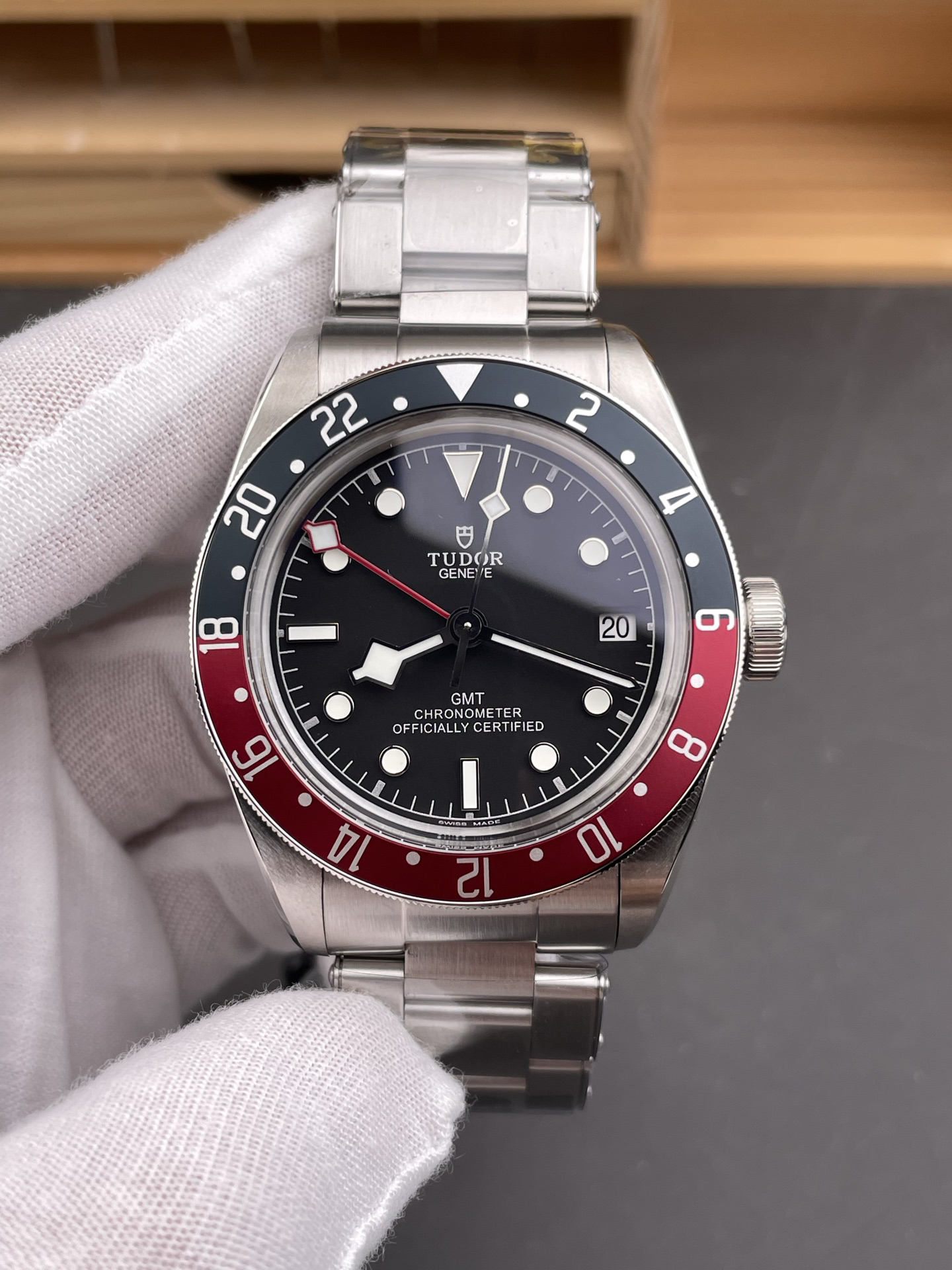 Tudor Black Bay GMT M79830RB-0001 case profile super clone watch