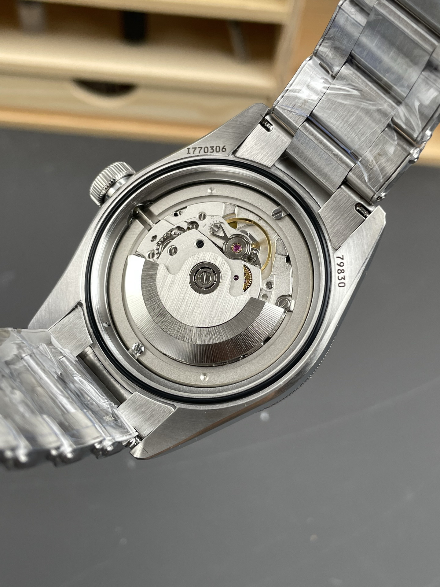 Tudor Black Bay GMT M79830RB-0010 bracelet and clasp detail super clone watch