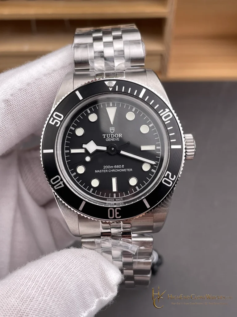 Tudor Black Bay M7941A1A0NU-0003 dial and bezel detail super clone watch