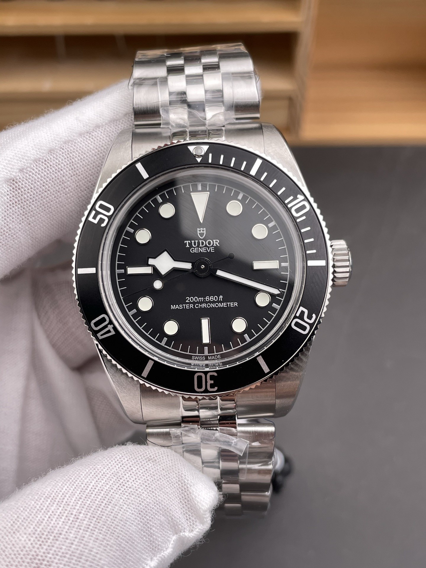 Tudor Black Bay M7941A1A0NU-0003 dial and bezel detail super clone watch
