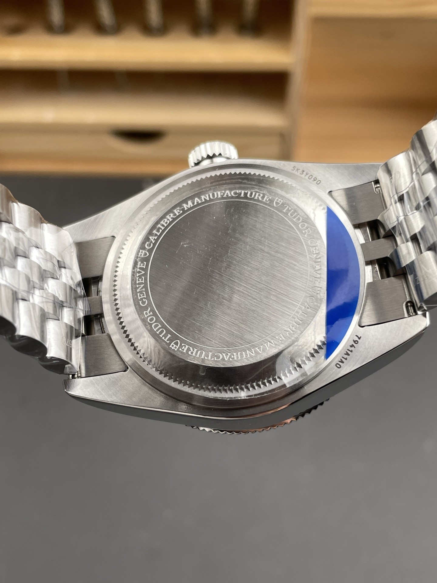 Tudor Black Bay M7941A1A0NU-0003 caseback detail super clone watch