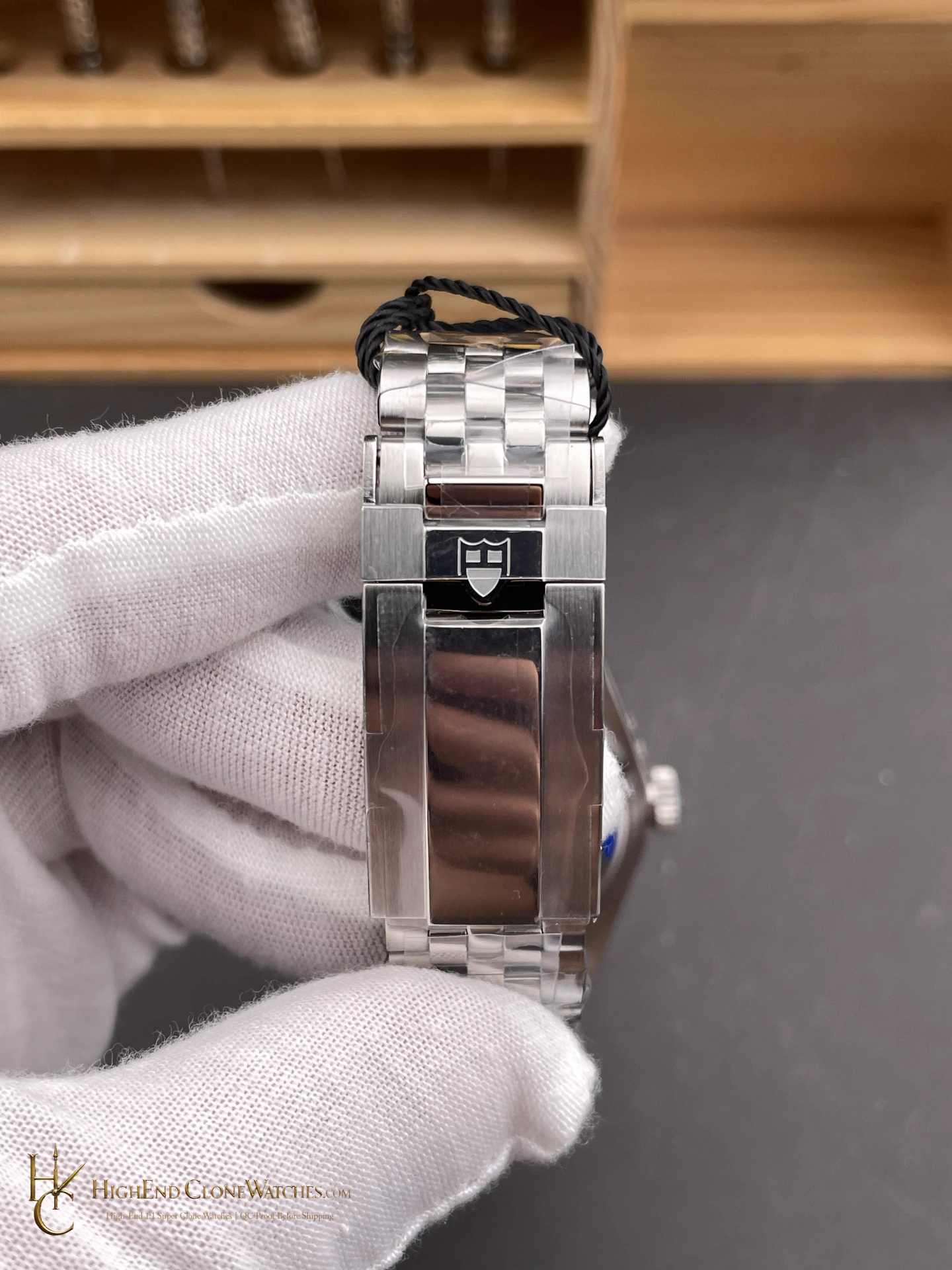 Tudor Black Bay M7941A1A0RU-0003 lume or strap detail super clone watch