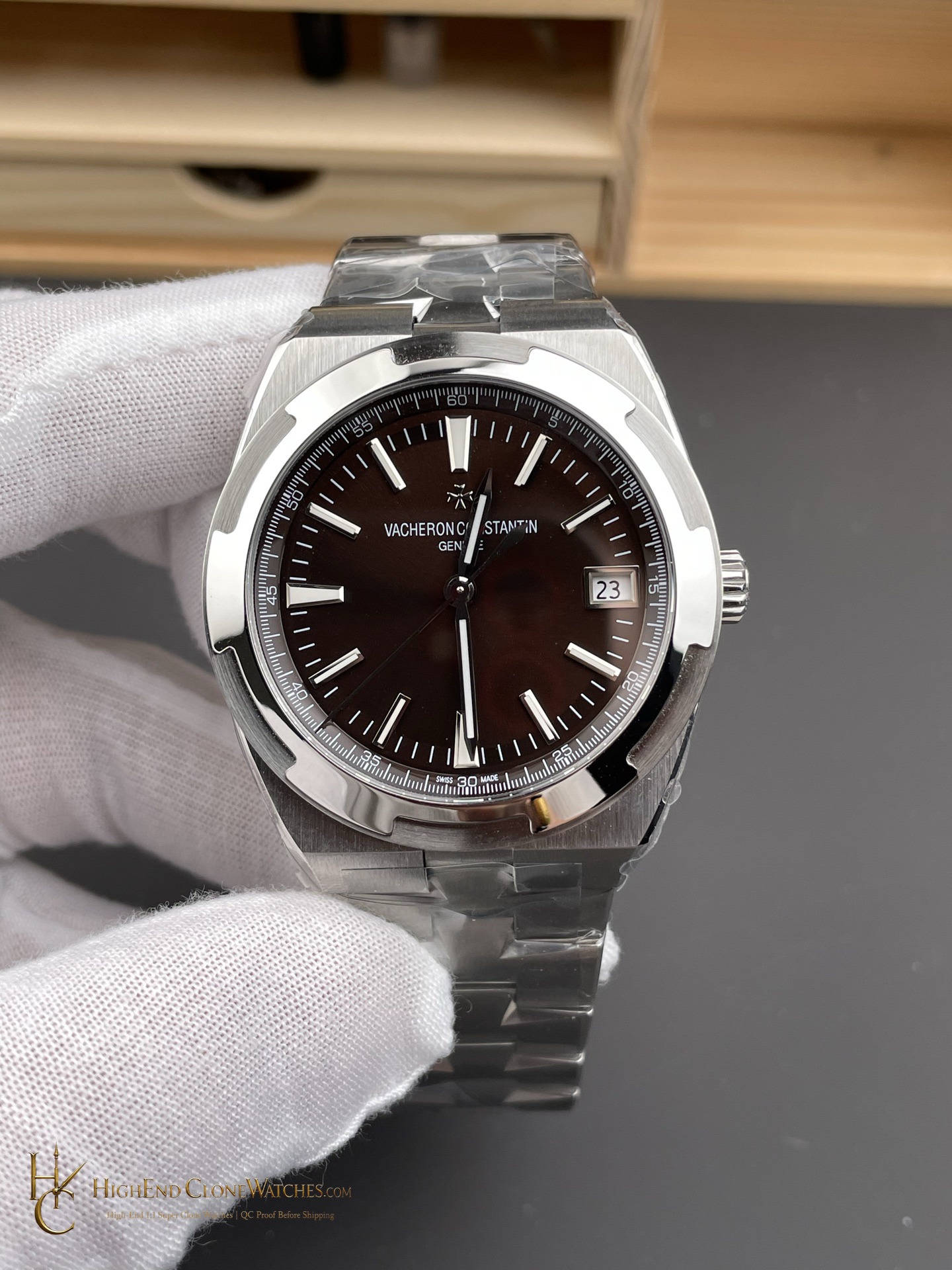Vacheron Constantin Overseas 4500V/110A-B146 front view super clone watch