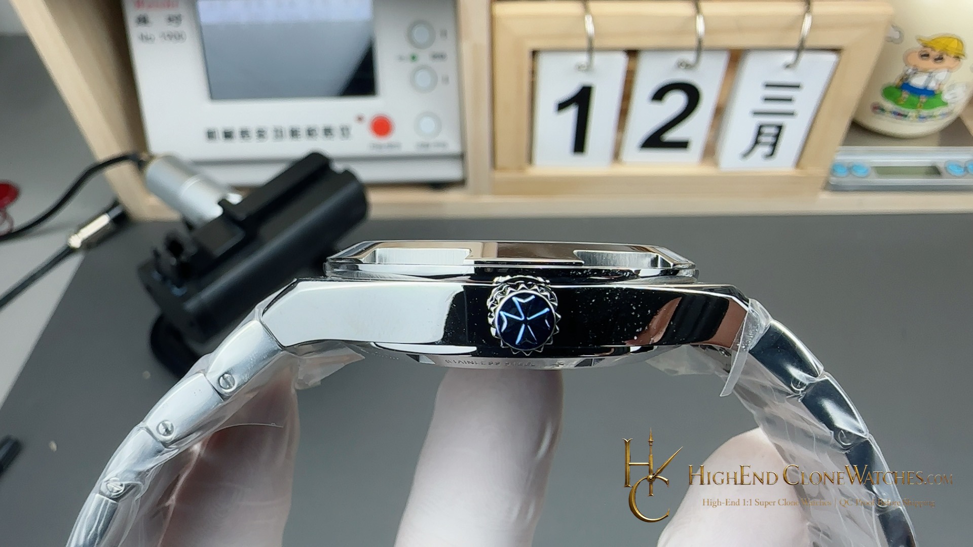 Vacheron Constantin Overseas 4500V/210A-B128 bezel detail super clone watch