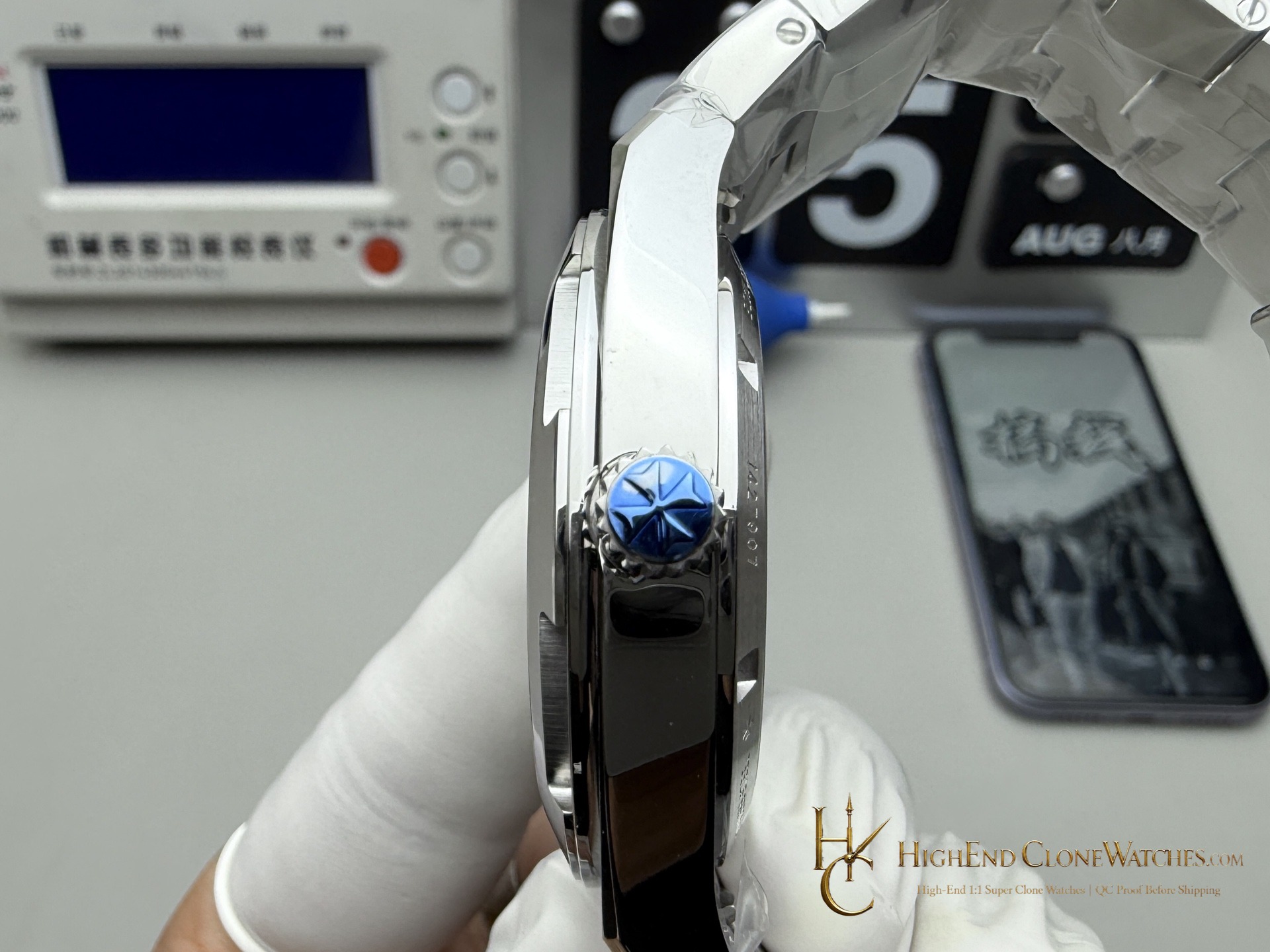 Vacheron Constantin Overseas 4500V/210A-B483 crown and case detail super clone watch