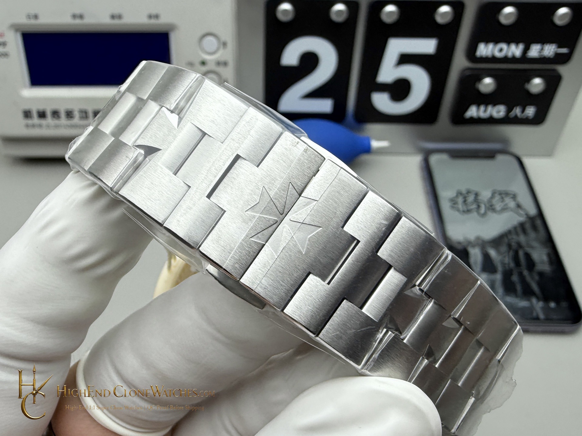 Vacheron Constantin Overseas 4500V/210A-B483 buckle or clasp detail super clone watch