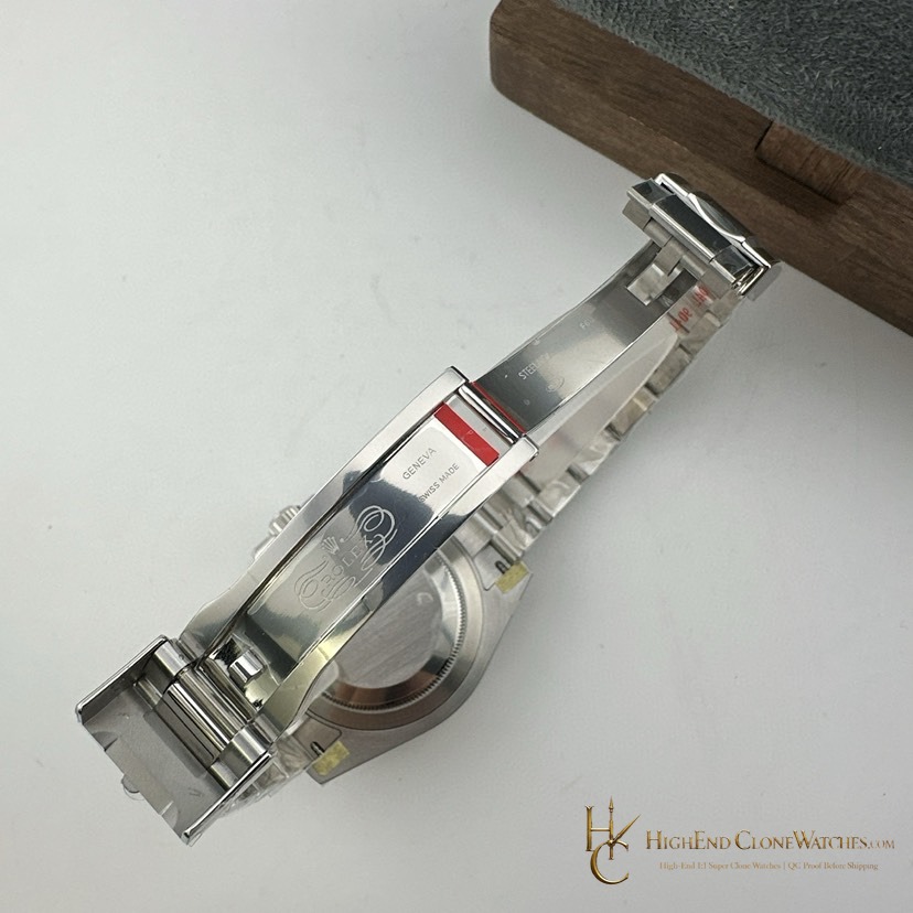 Rolex GMT-Master II 126710BLNR buckle or clasp detail super clone watch