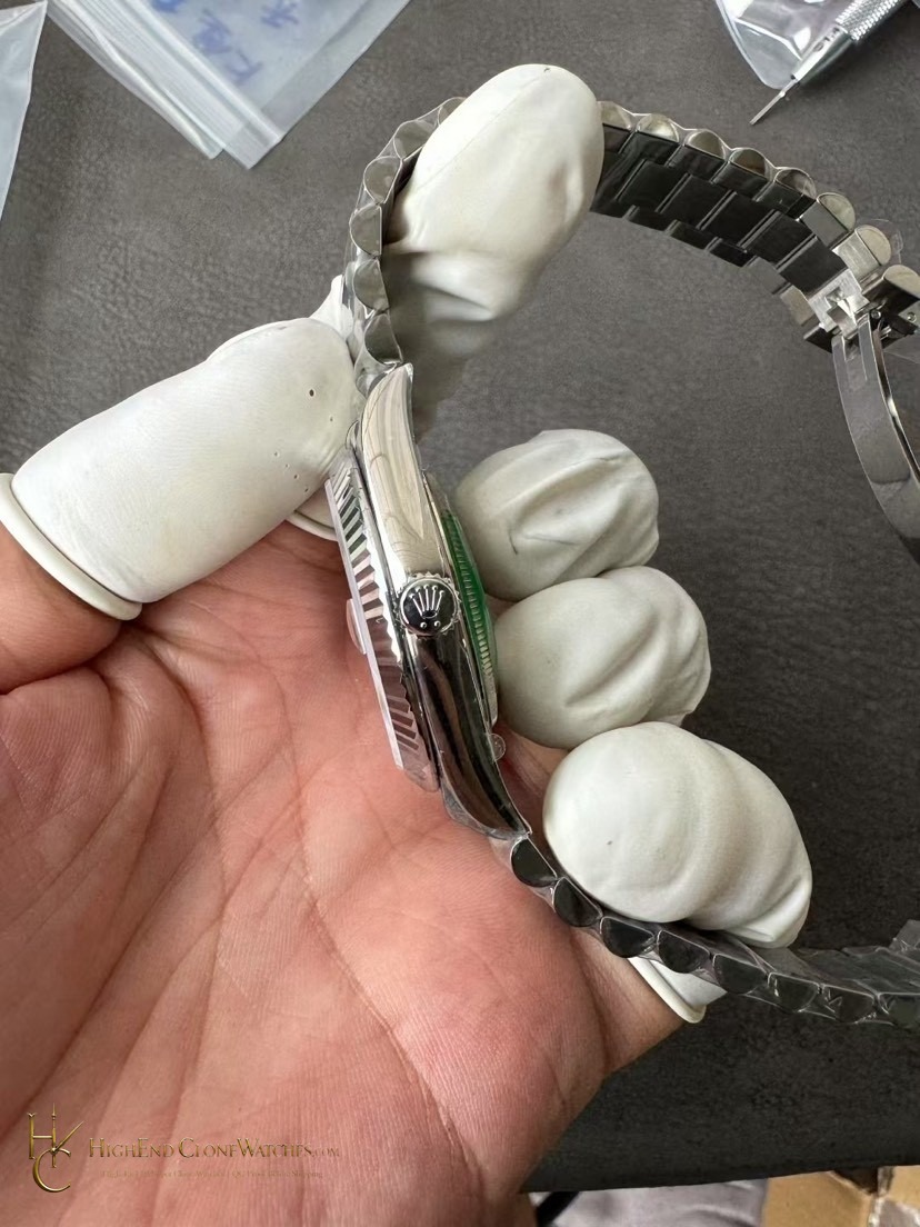 Rolex Day-Date m228239-0060 crown and case detail super clone watch