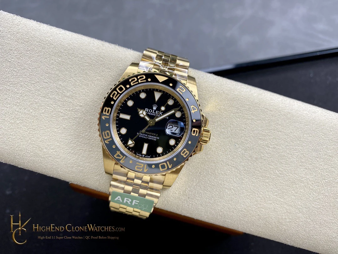 Rolex GMT-Master II 126718GRNR bezel detail super clone watch