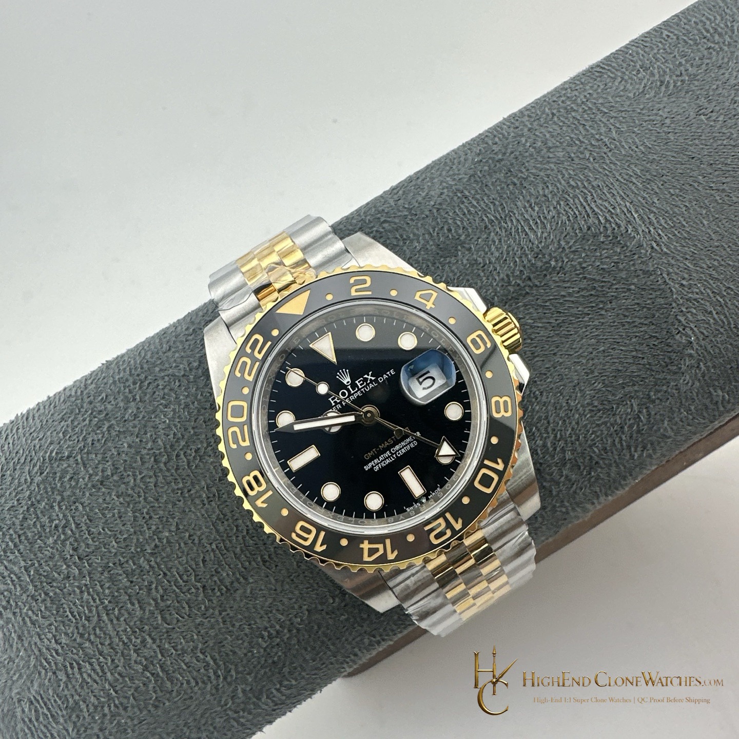 Rolex GMT-Master II 126713GRNR bezel detail super clone watch