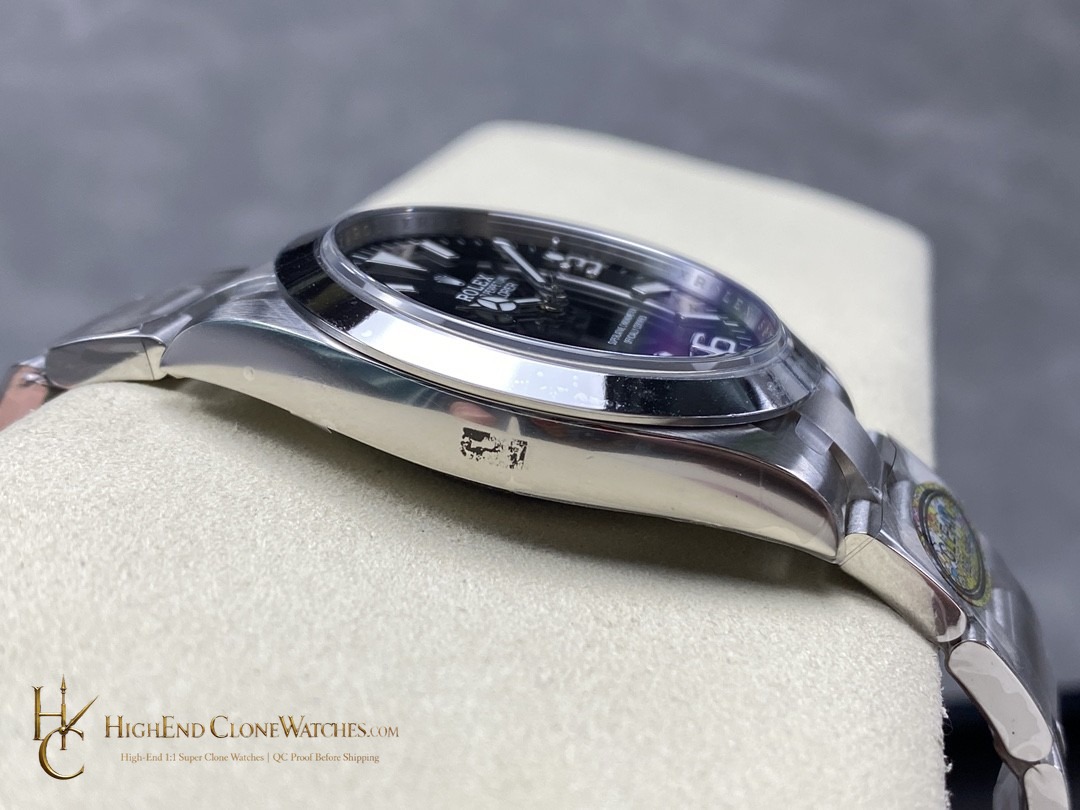 Rolex Oyster Perpetual 224270 crown and case detail super clone watch