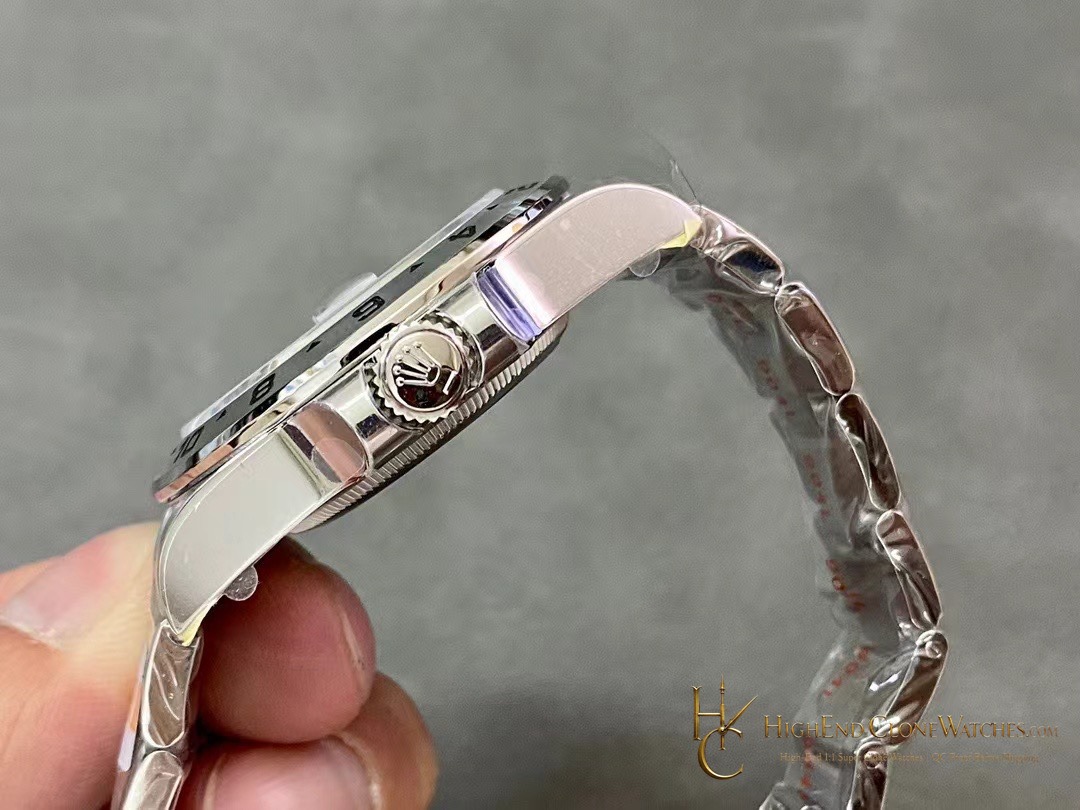 Rolex Oyster Perpetual Explorer II 226570 crown and case detail super clone watch