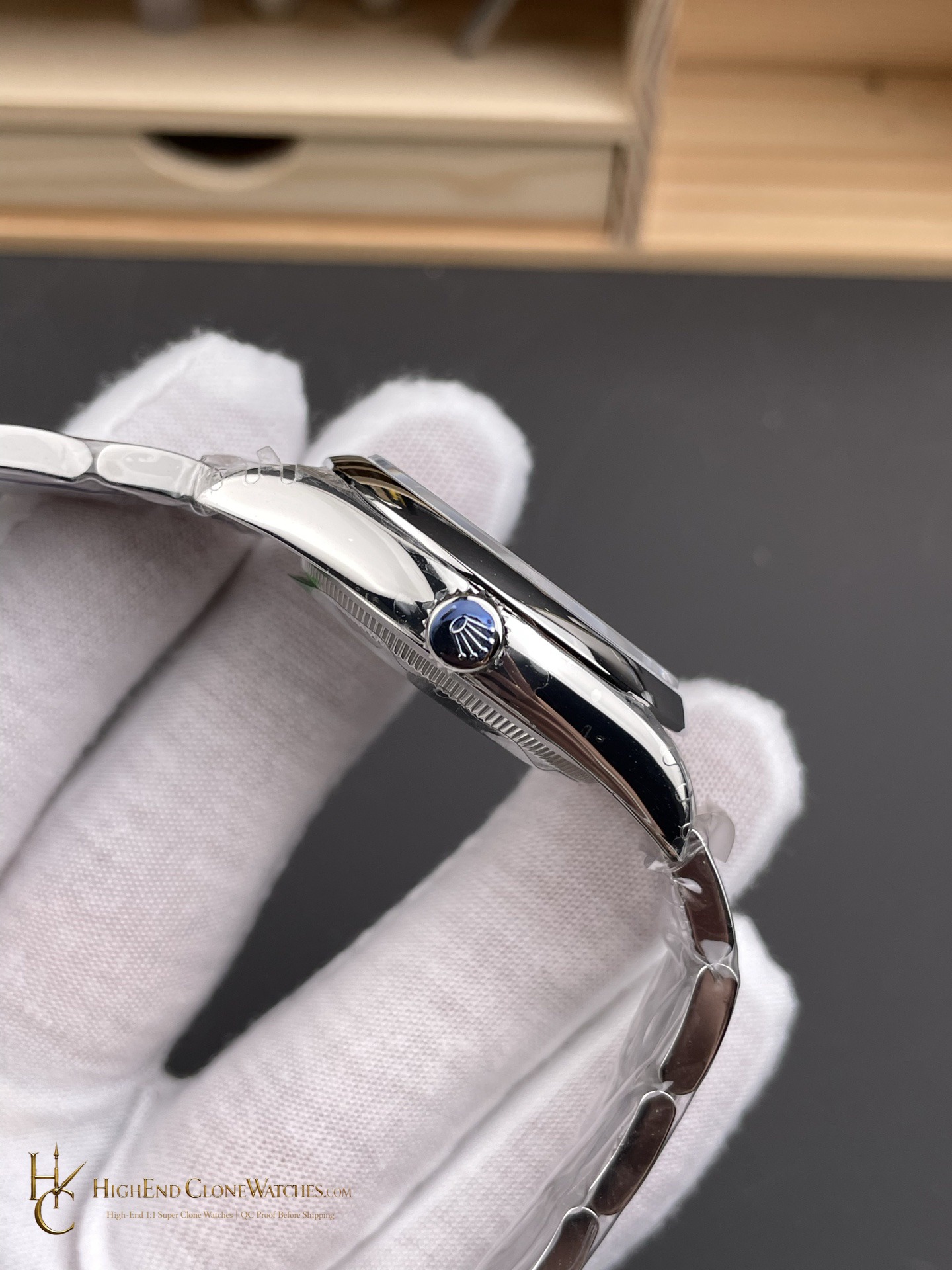Rolex Oyster Perpetual 126000-0005 bezel detail super clone watch