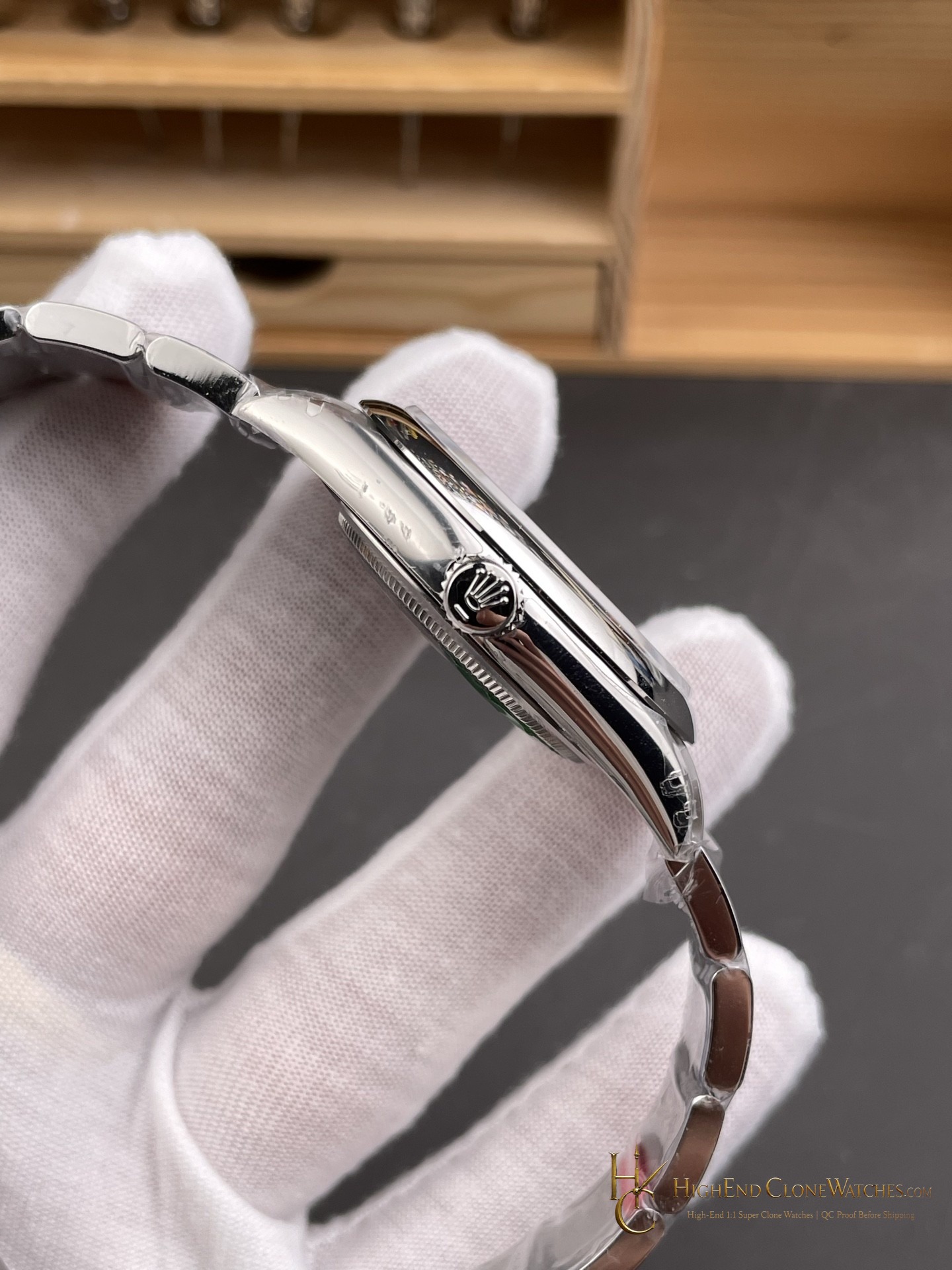 Rolex Oyster Perpetual 126000-0001 bezel detail super clone watch