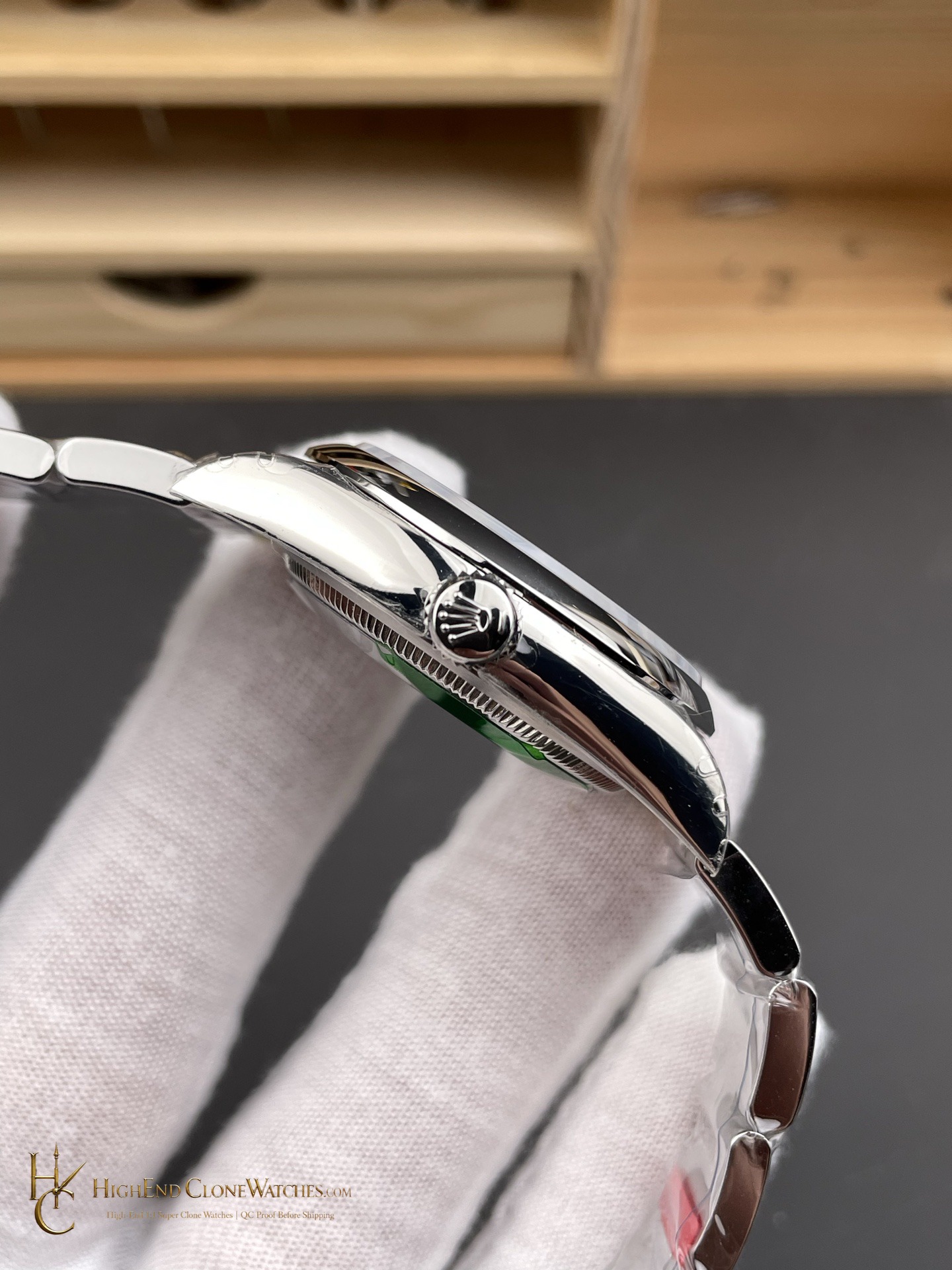 Rolex Oyster Perpetual 126000-0006 bezel detail super clone watch