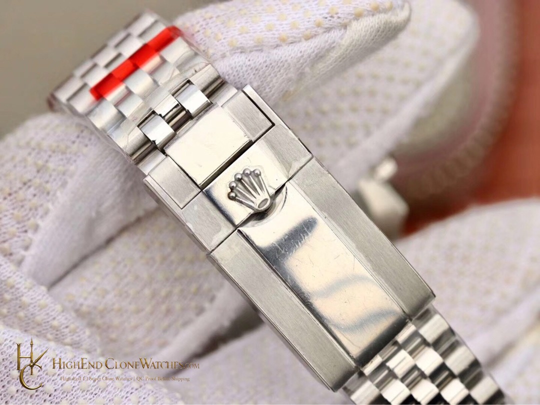 Rolex GMT-Master II 126710BLRO buckle or clasp detail super clone watch