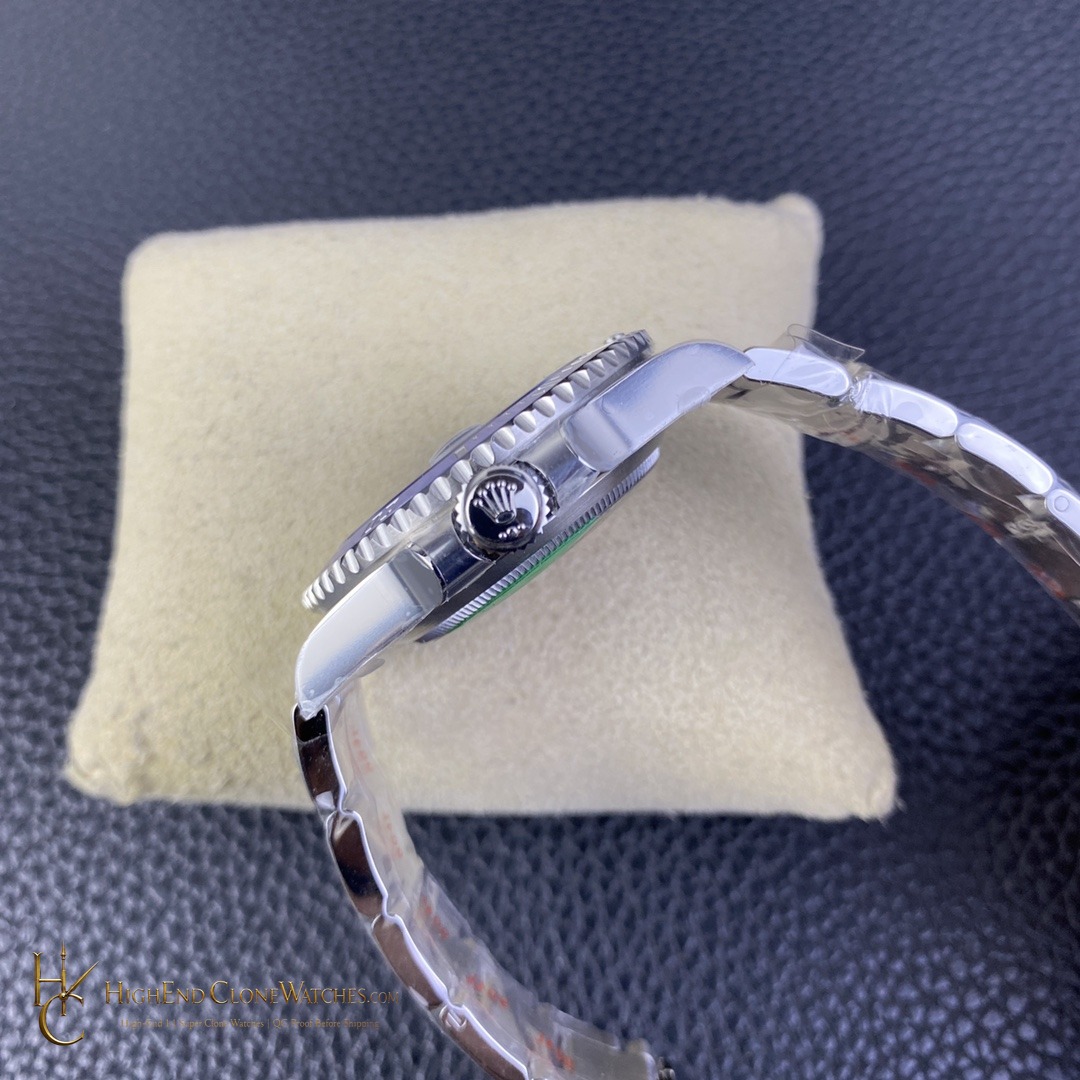 Rolex Submariner 116619LB crown and case detail super clone watch