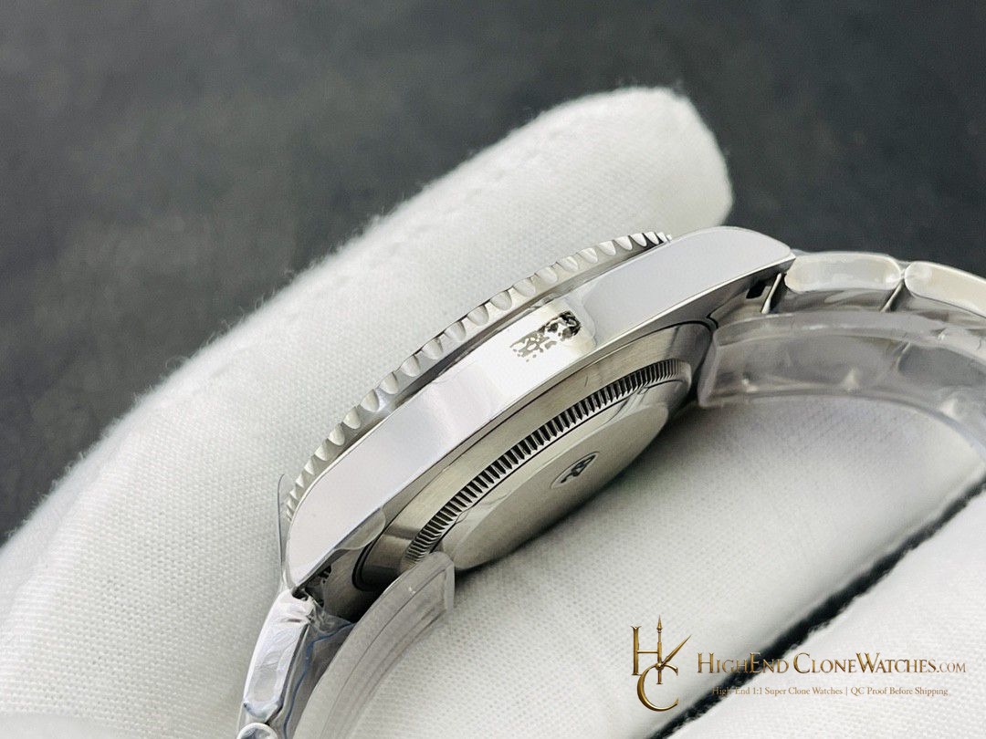 Rolex Submariner 124060-0001 side case profile super clone watch